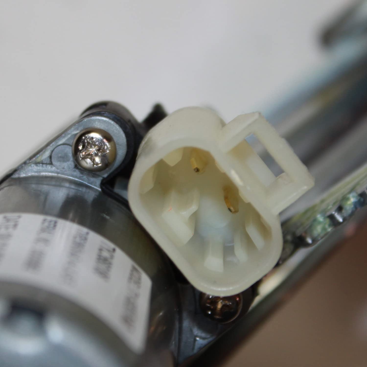 TYC Power Window Motor Replacement - Compatible with A-660186 - Smooth & Quiet Operation for Car Windows - Ideal for DIY Auto Repair & Maintenance