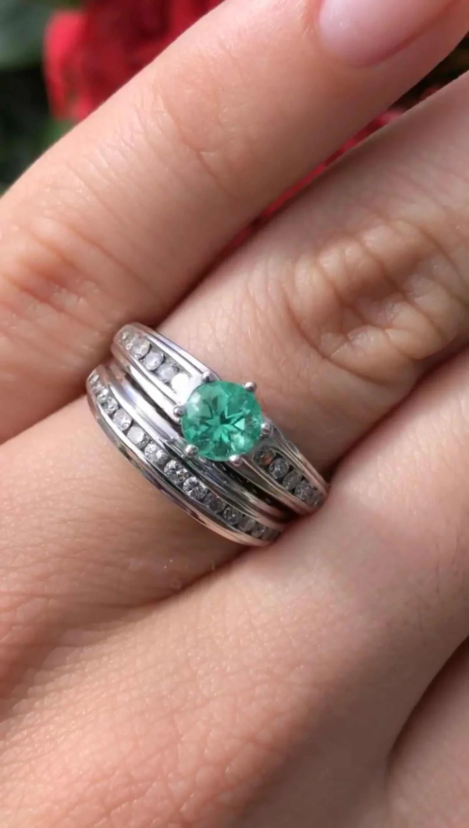 1.48tcw Emerald & Diamond Accent 14K Gold Wedding Ring Set for Women - Elegant Bridal Jewelry for Engagement, Anniversary & Special Occasions