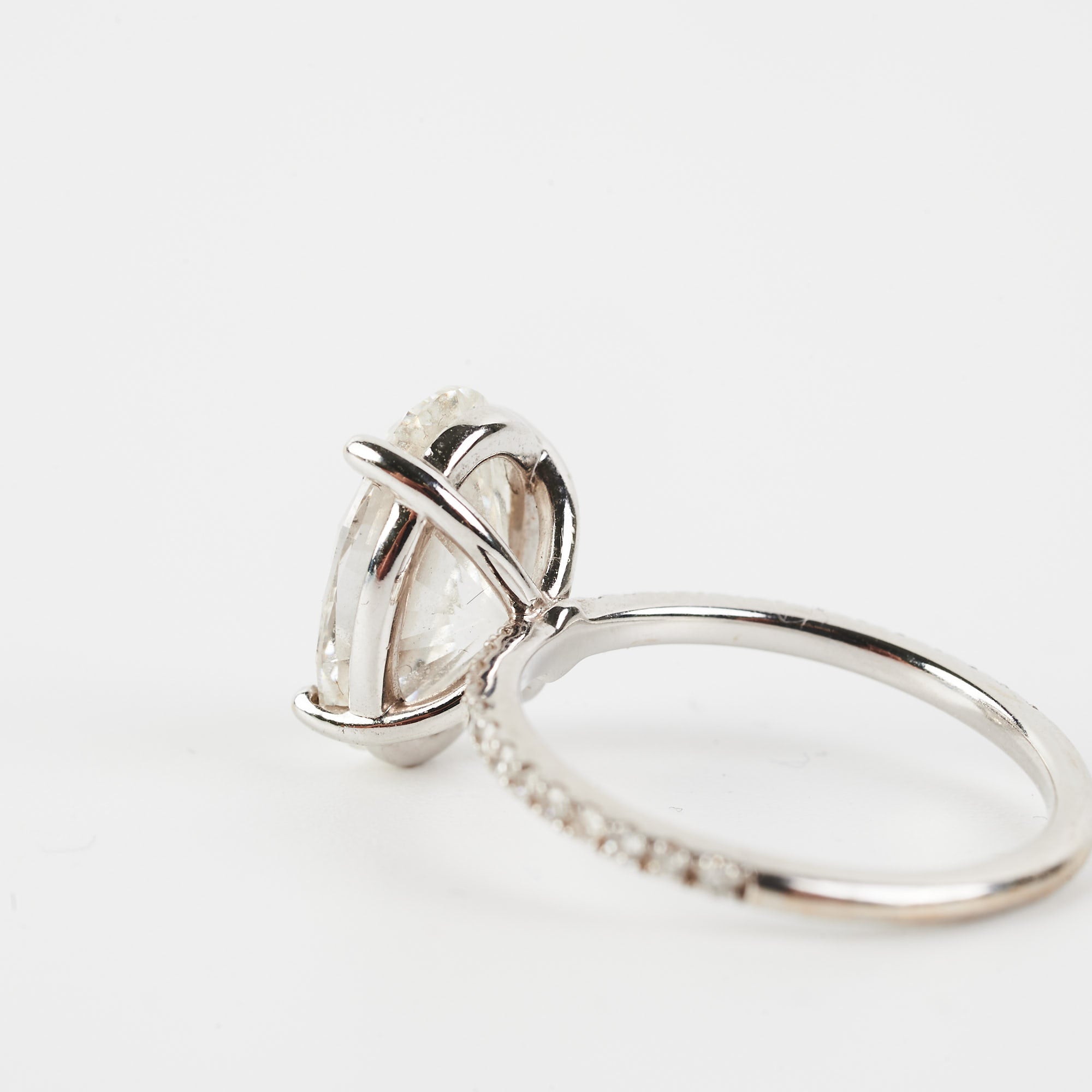 4.05 Carat Lab-Grown Oval Diamond Engagement Ring for Women - Elegant Wedding, Proposal & Anniversary Gift