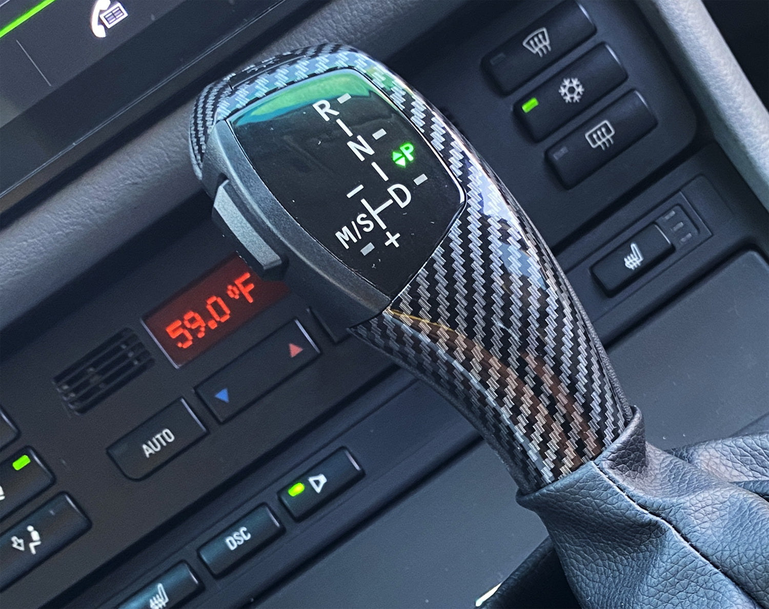 F30 Style Carbon Fiber LED Illuminated Shift Knob for BMW E46 E60 3 Series 5 Series - Upgrade Your Interior with Sporty Gear Shift Selector for Night Driving & Car Enthusiasts