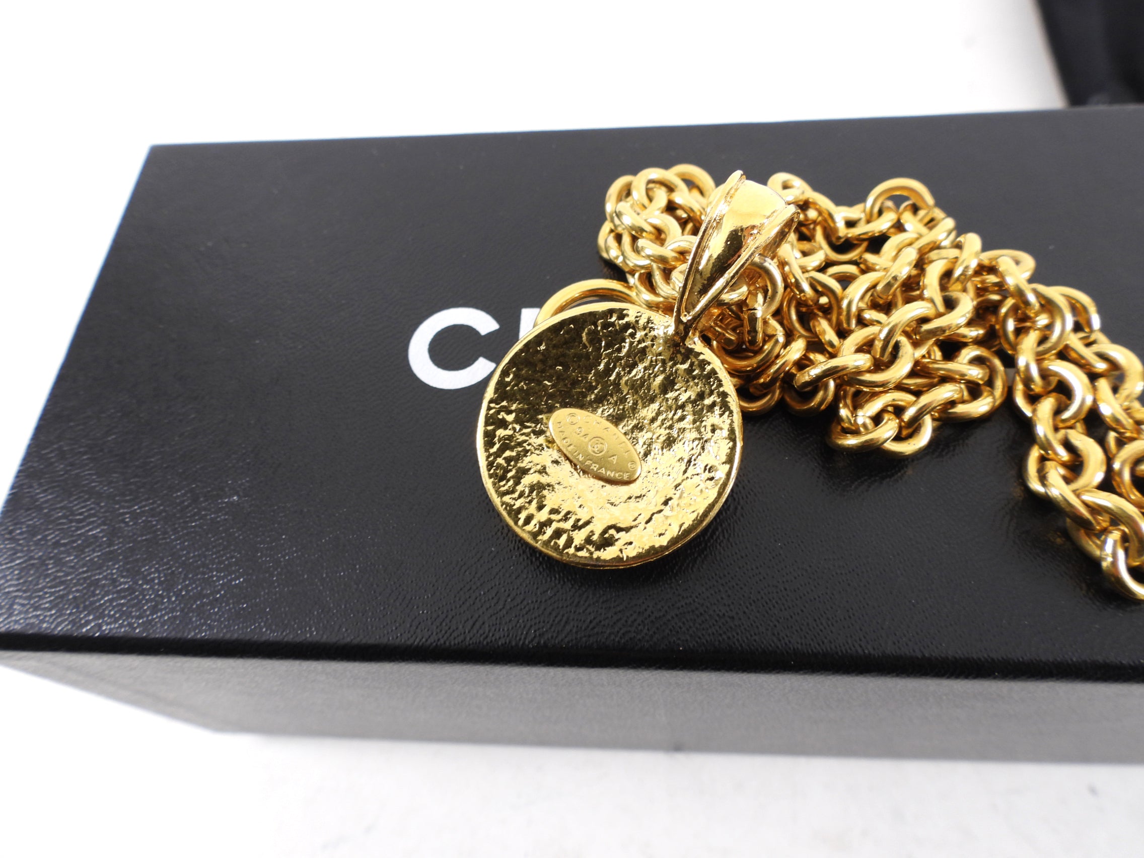 Vintage Chanel 1994 CC Logo Medallion Chain Necklace - Gold Tone Fashion Jewelry for Women, Perfect for Parties, Weddings & Special Occasions