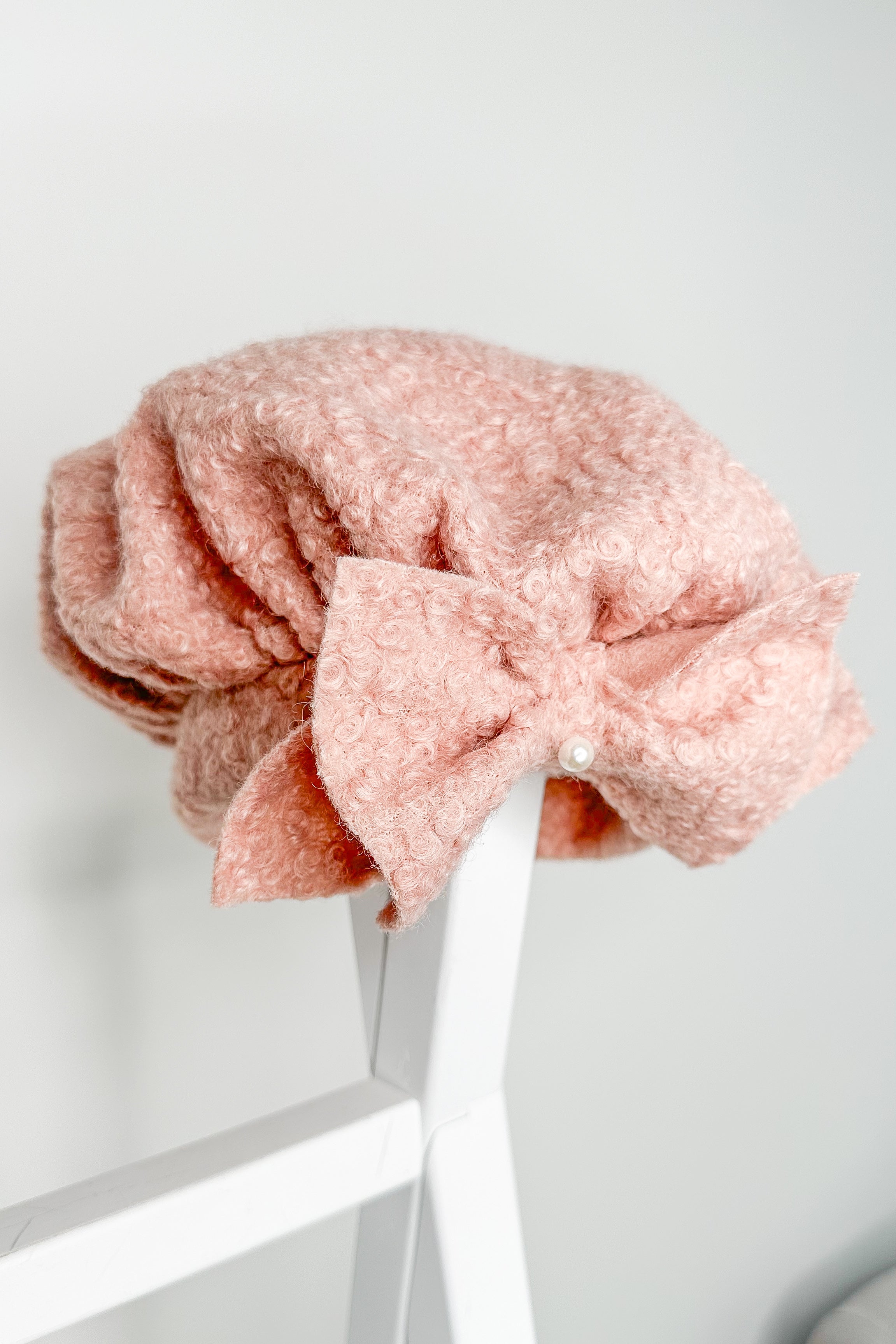 Stylish Dusky Pink Bouclé Beret for Women - Soft Knit Wool Winter Hat with Brim - Perfect for Fall Fashion, Outdoor Activities & Instagram Outfits