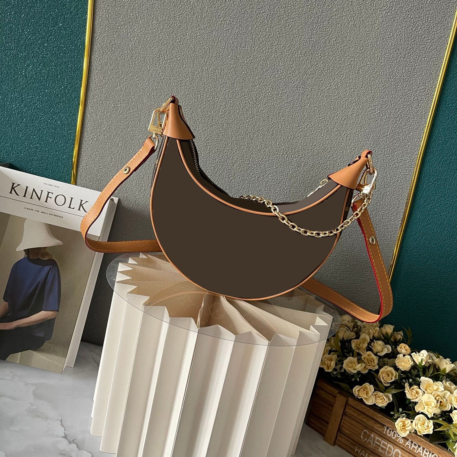 Vintage Moon Crossbody Bag for Women - Stylish Retro Celestial Purse for Everyday Use, Parties & Date Nights