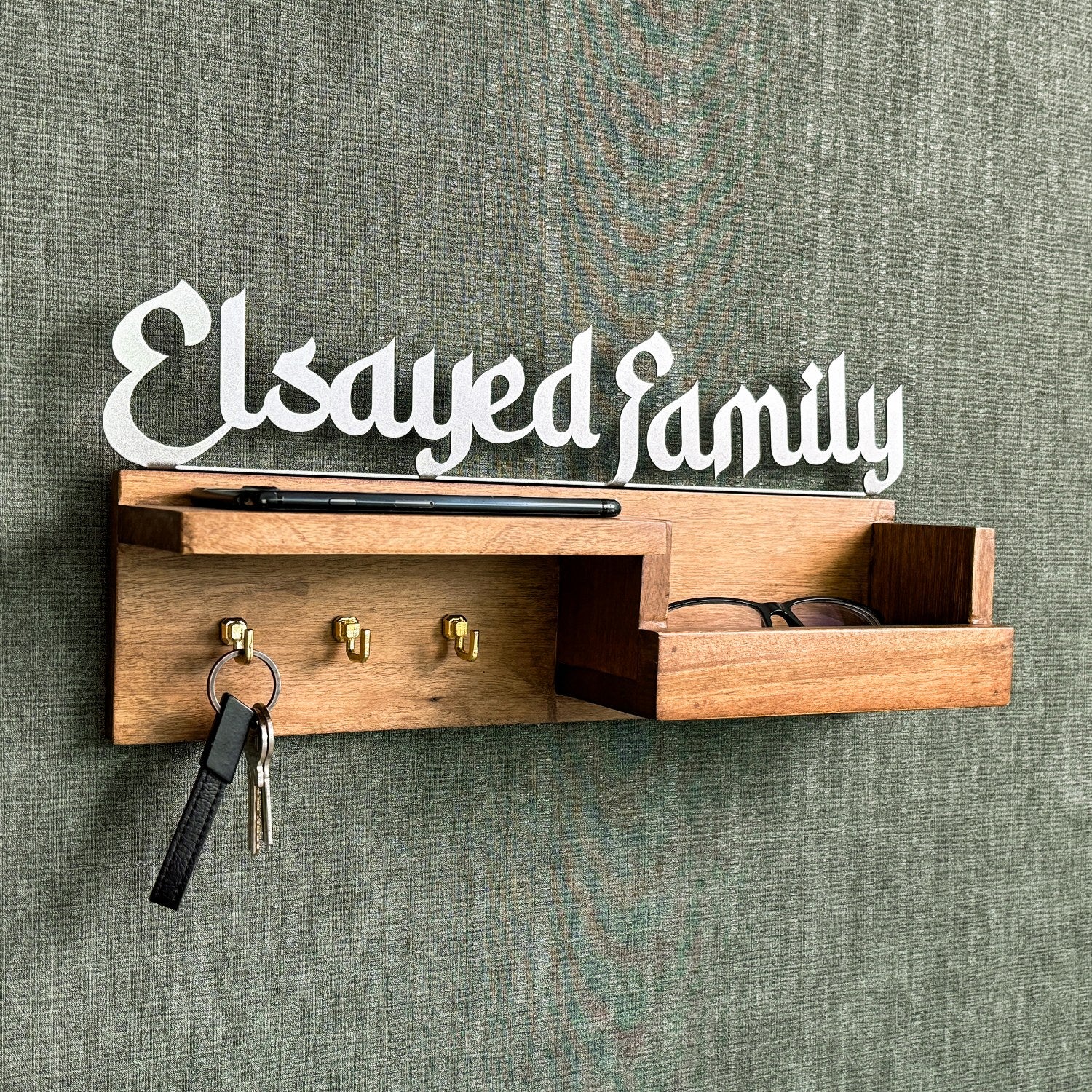 Personalized Islamic Wooden Key Holder - Custom Family Name Wall Art for Home Decor | Perfect for Entryway, Living Room & Gift Giving