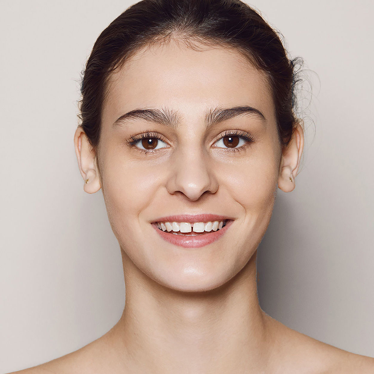 Natural Invisible Touch Liquid Foundation - Lightweight, Full Coverage, Oil-Free Makeup for Flawless Skin | Perfect for Daily Wear & Special Occasions
