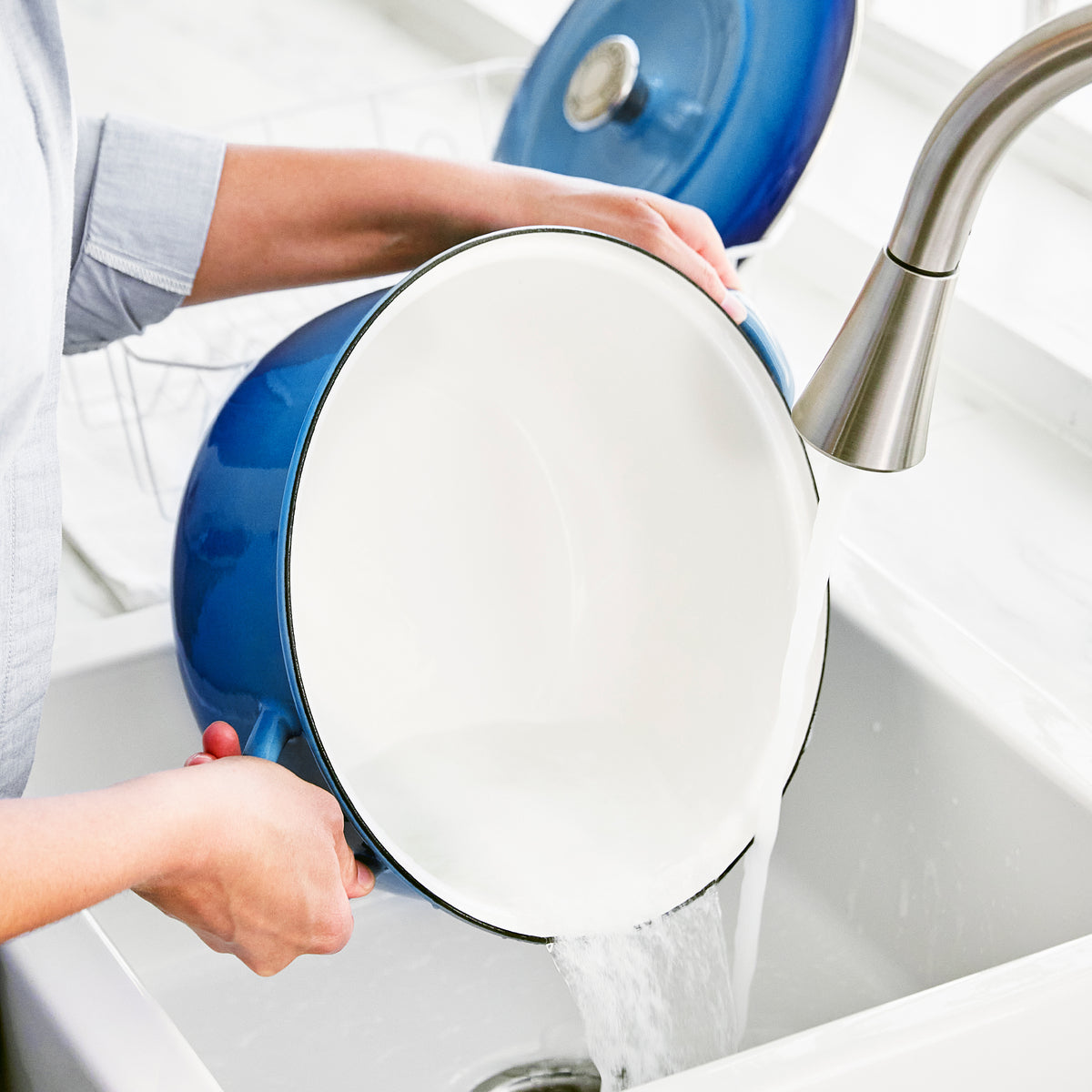 Merten & Storck Enameled Cast Iron Dutch Oven 7 Quart - Azure Blue | Heavy Duty Cookware for Braising, Stewing & Baking | Perfect for Soups, Bread & Camping Meals