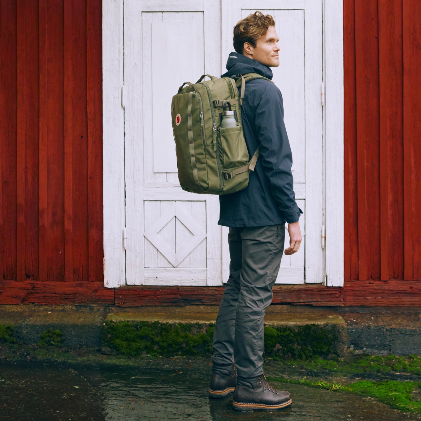 Fjallraven Farden Carry On Backpack - Lightweight Travel Backpack for Men & Women, Water-Resistant Hiking Daypack - Perfect for Airplane, Camping, and Outdoor Adventures