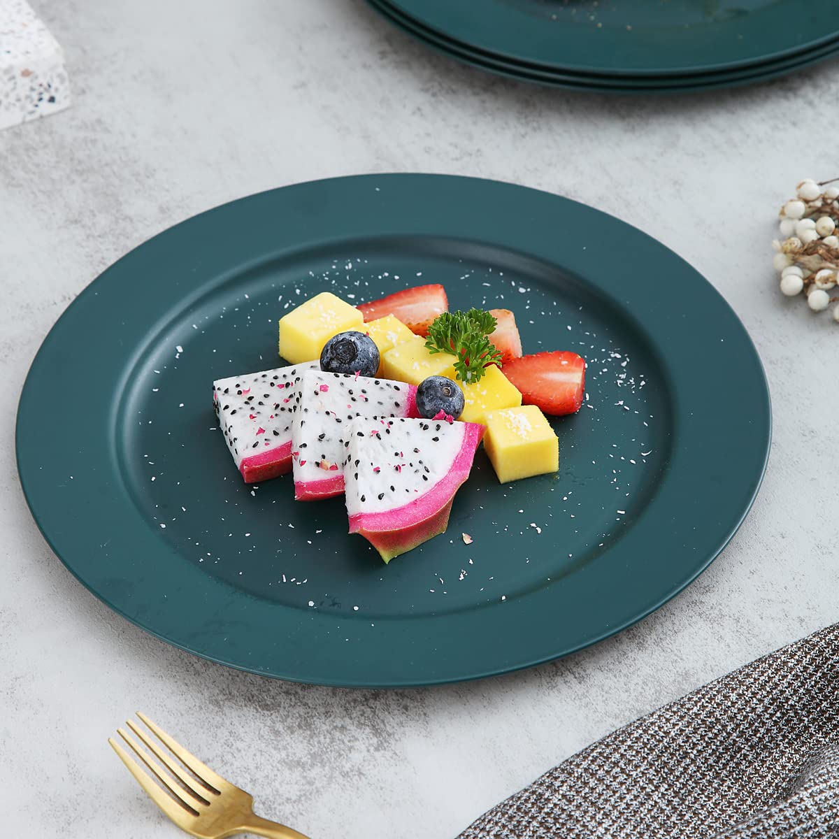 Kyraton 10 Inch Large Plastic Plates Set of 8 - Unbreakable, Dishwasher & Microwave Safe, BPA Free, Lightweight Dinner Plates (Dark Green) - Perfect for Outdoor Picnics, Camping, Parties & Everyday Use