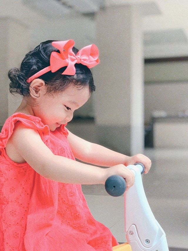 Coral Bow Headband for Women - Elegant Hair Accessory for Parties, Weddings, and Everyday Wear