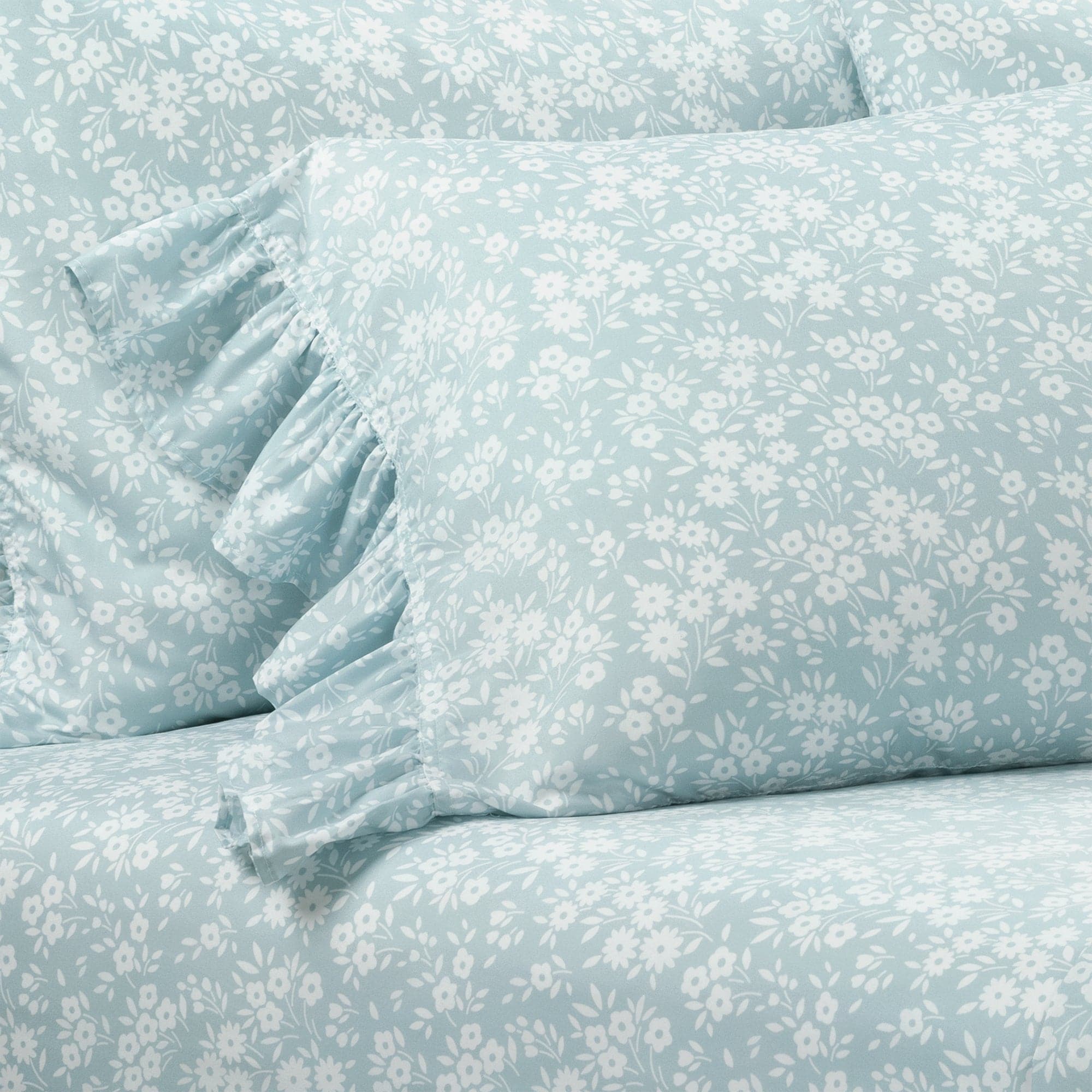 Garden Of Flowers Ruffle Sheet Set - Soft Floral Bedding for Girls & Women - Perfect for Home Decor, Guest Rooms & Cozy Bedroom Makeovers