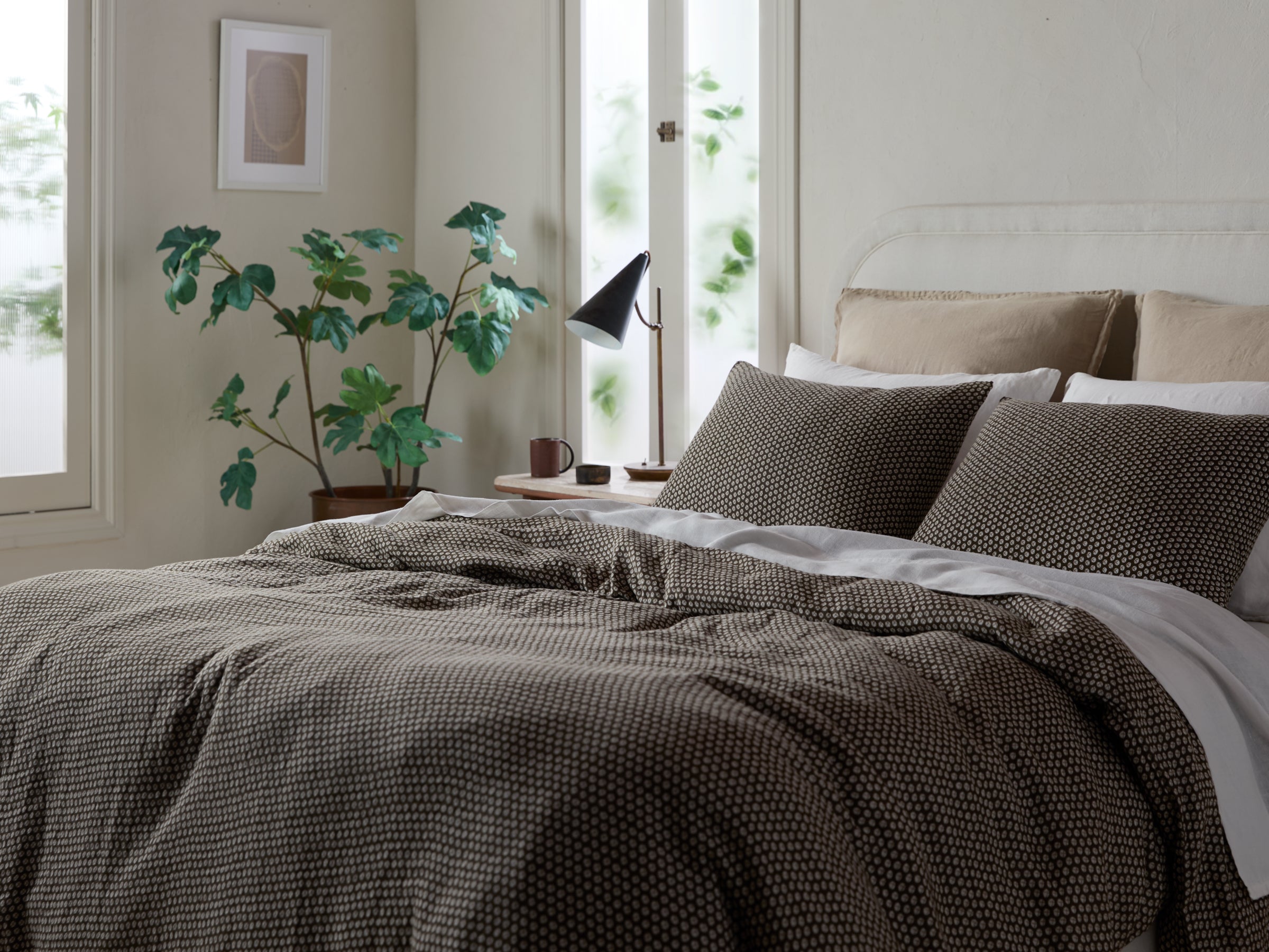 Premium Dotted Gauze Sham Set - Soft & Breathable Bedding for a Cozy Bedroom Retreat - Perfect for Guest Rooms, Master Suites & Boho Home Decor