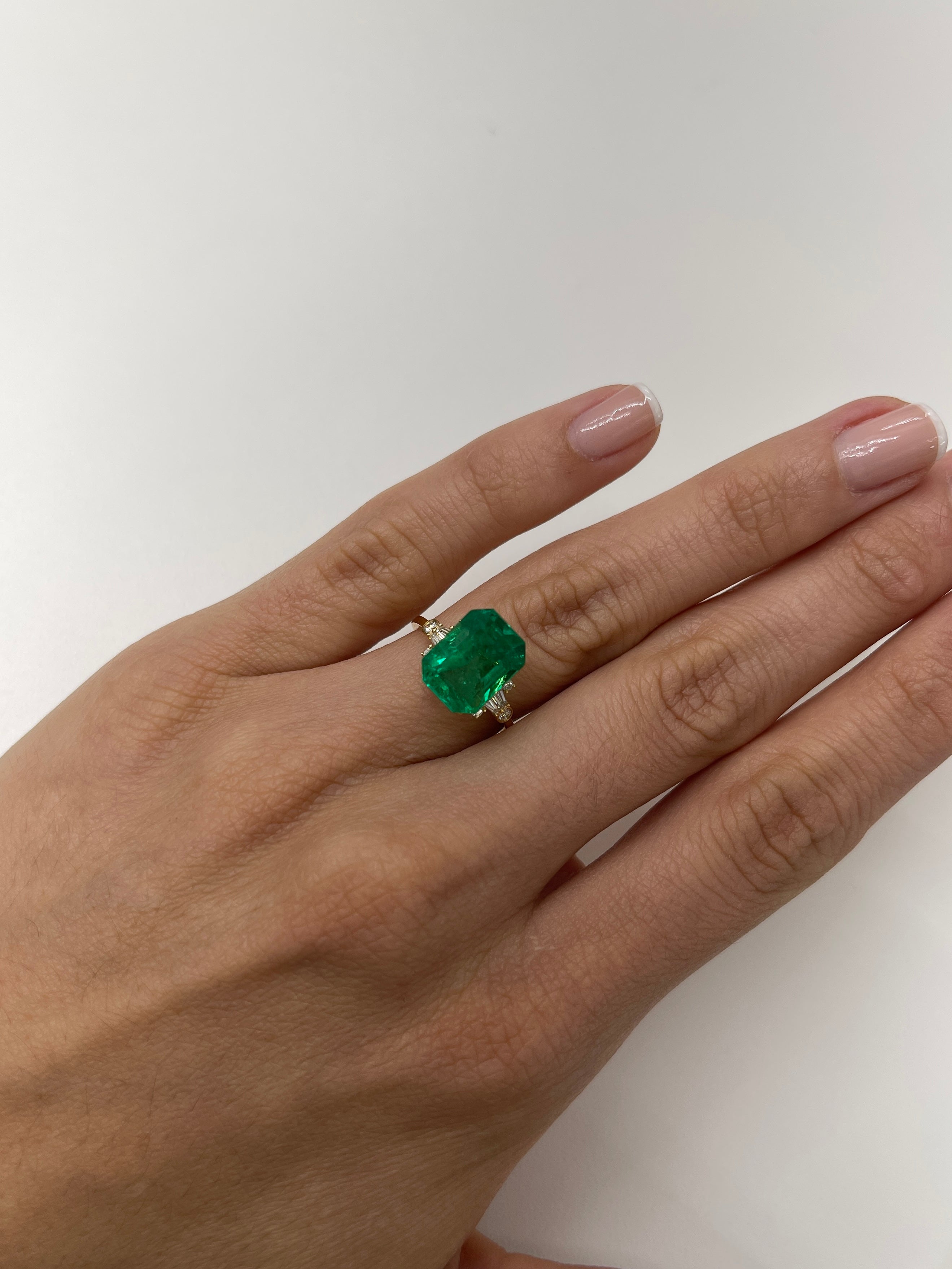 5.71 Carat 12x9mm Vivid Muzo Green Natural Loose Colombian Emerald - Classic Emerald Cut Gemstone for Jewelry Making, Engagement Rings & Luxury Gifts