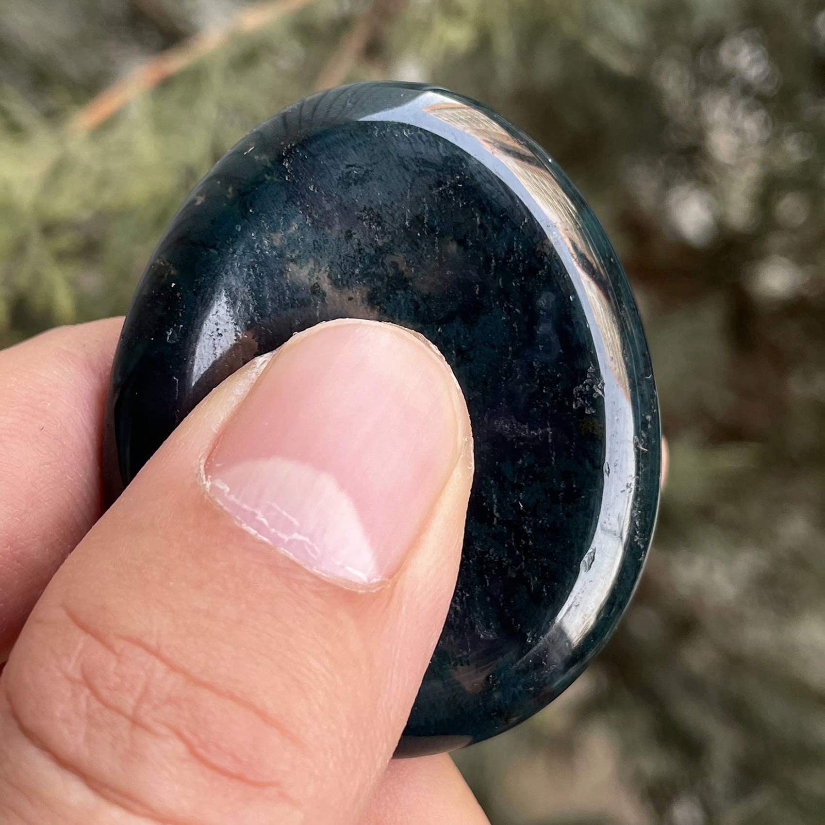 Moss Agate Worry Stone - Teardrop Healing Crystal for Anxiety Relief, Chakra Balancing & Positive Energy Meditation | Pocket-Sized Stress Relief Tool for Office, Travel & Home Relaxation