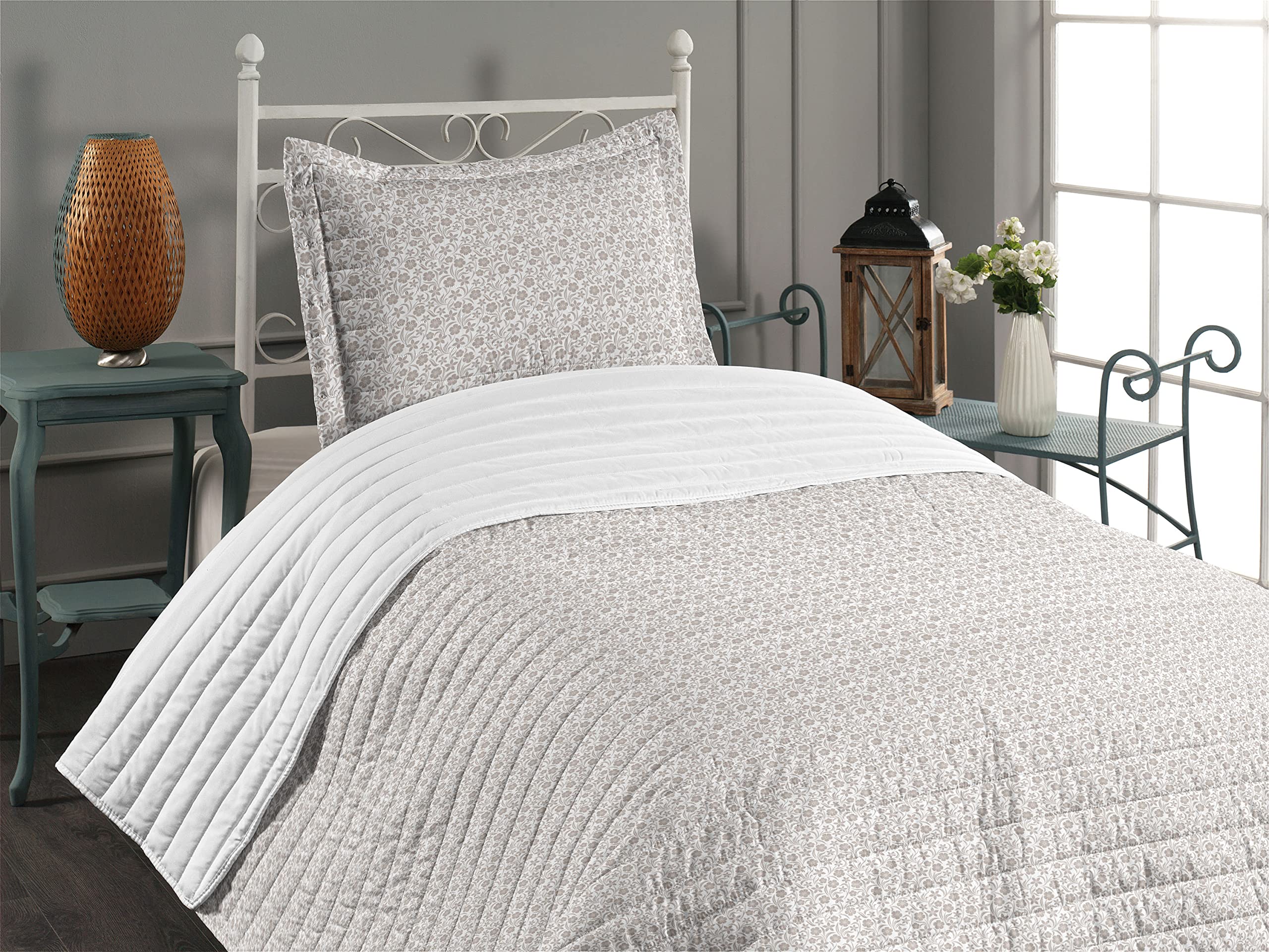 Ambesonne Beige Microfiber Bedspread Set - Soft Floral Design with Nature Inspired Foliage Pattern, Twin Size Bedding Set with Pillow Sham & Comforter in Tan White | Perfect for Bedroom Decor, Guest Room Makeover, and Cozy Home Styling