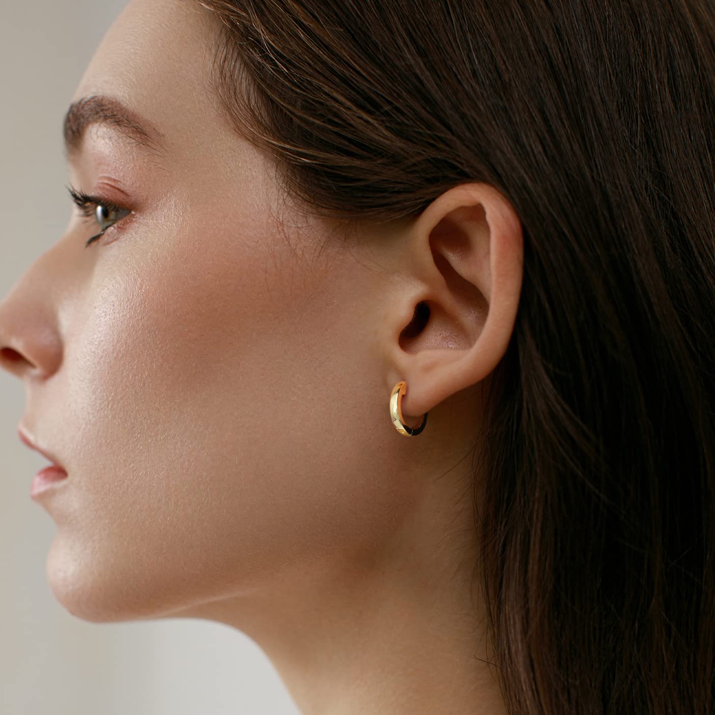 Gacimy 14K Real Gold Plated Huggie Hoop Earrings for Women - Small Cartilage Ear Cuff, Minimalist Gold Hoops for Everyday Wear, Gift for Her