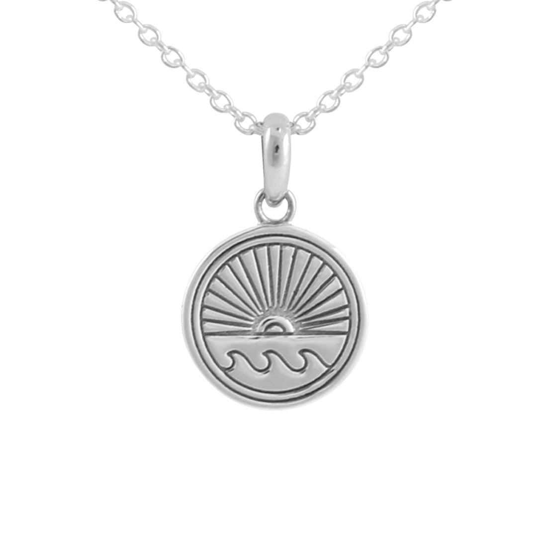 Ocean Horizon Medallion Necklace for Women - Elegant Sea-Inspired Jewelry Gift for Beach Lovers, Birthday & Anniversary - Perfect for Summer Vacations, Beach Weddings & Boho Fashion