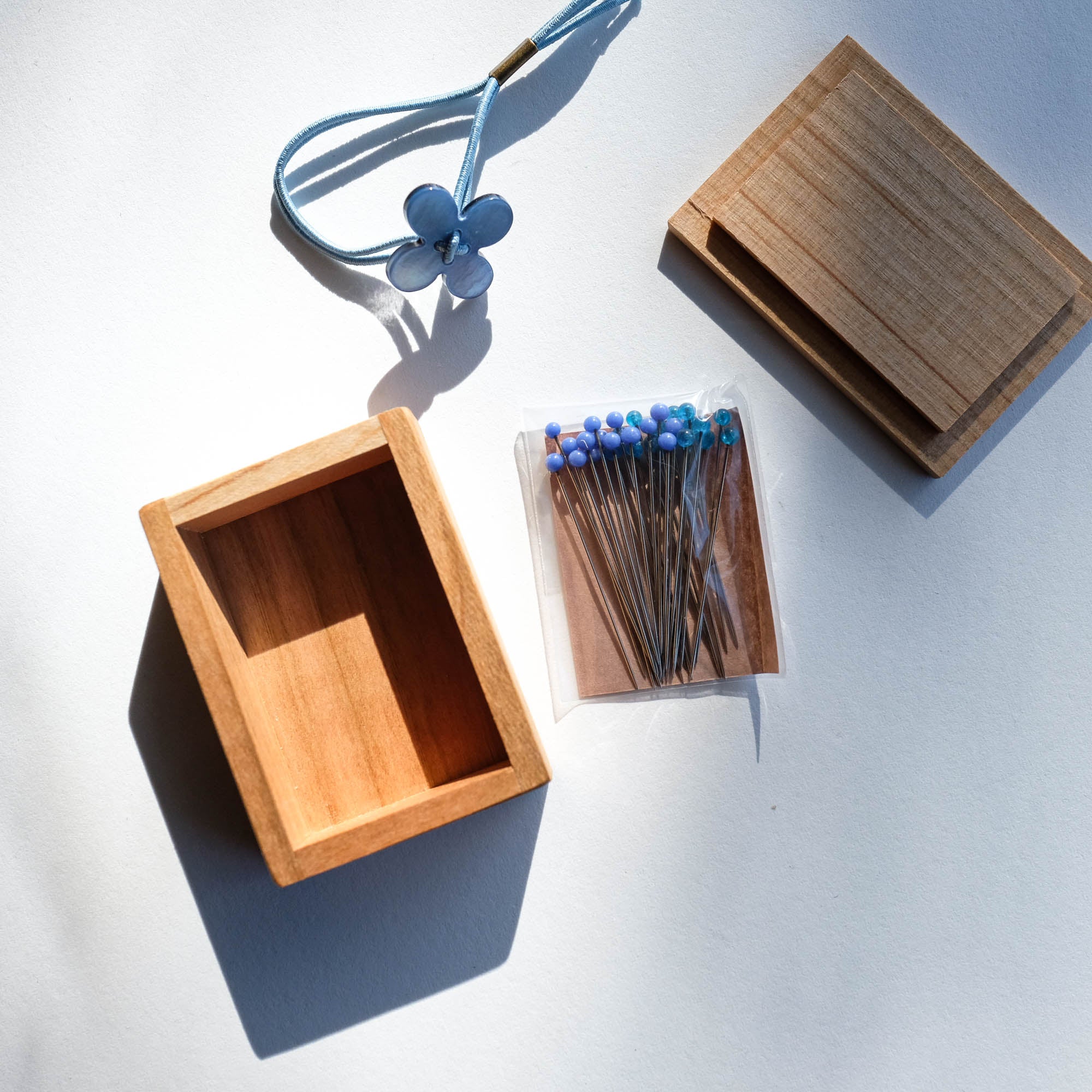 Premium Glass Head Sewing Pins Set in Elegant Cherry Wood Box - Perfect for Quilting, Dressmaking & Fabric Crafts