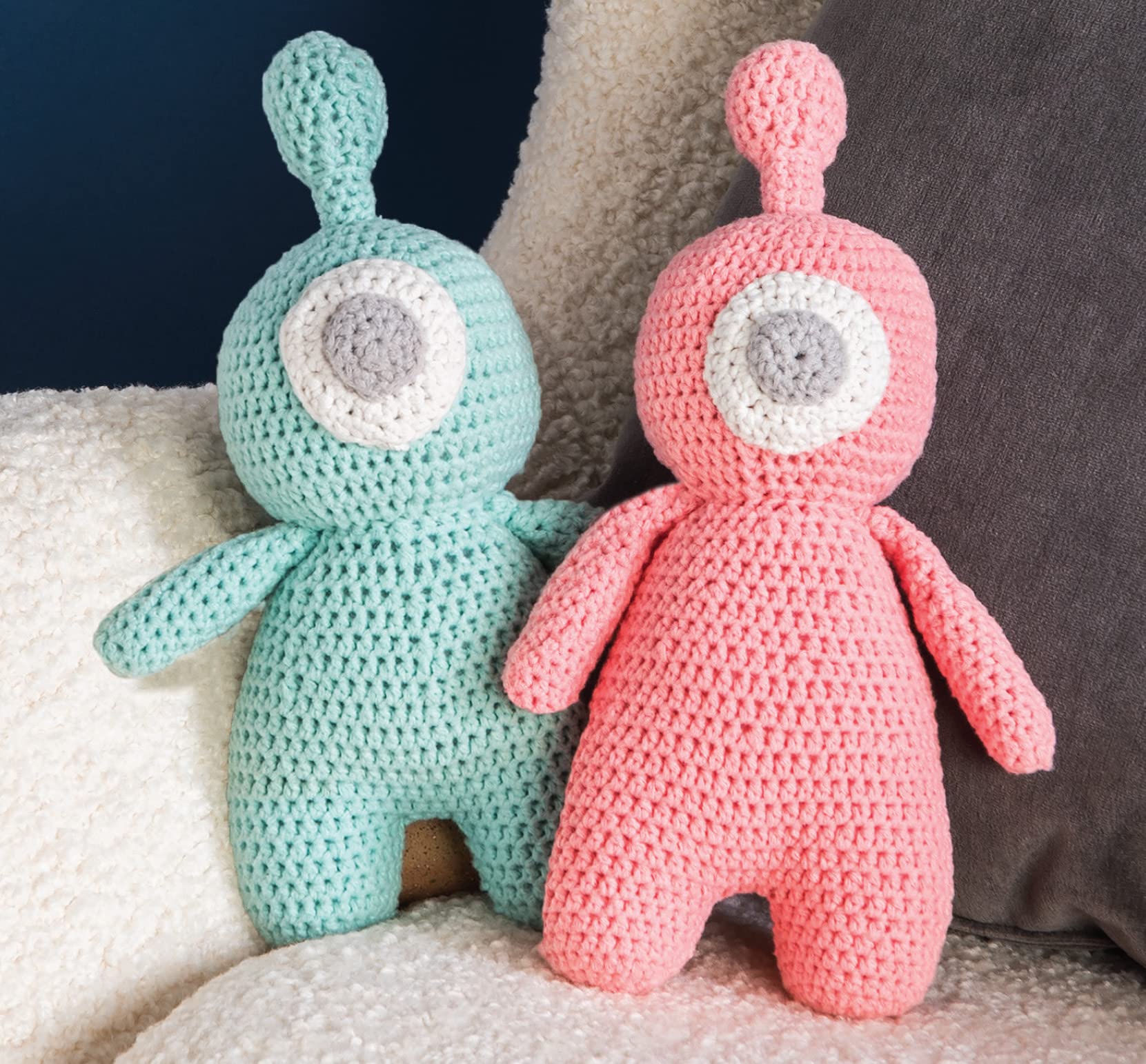 Amigurumi Friends: 20+ Easy Crochet Toy Patterns for Beginners - DIY Handmade Stuffed Animals for Kids, Home Decor & Gift Ideas