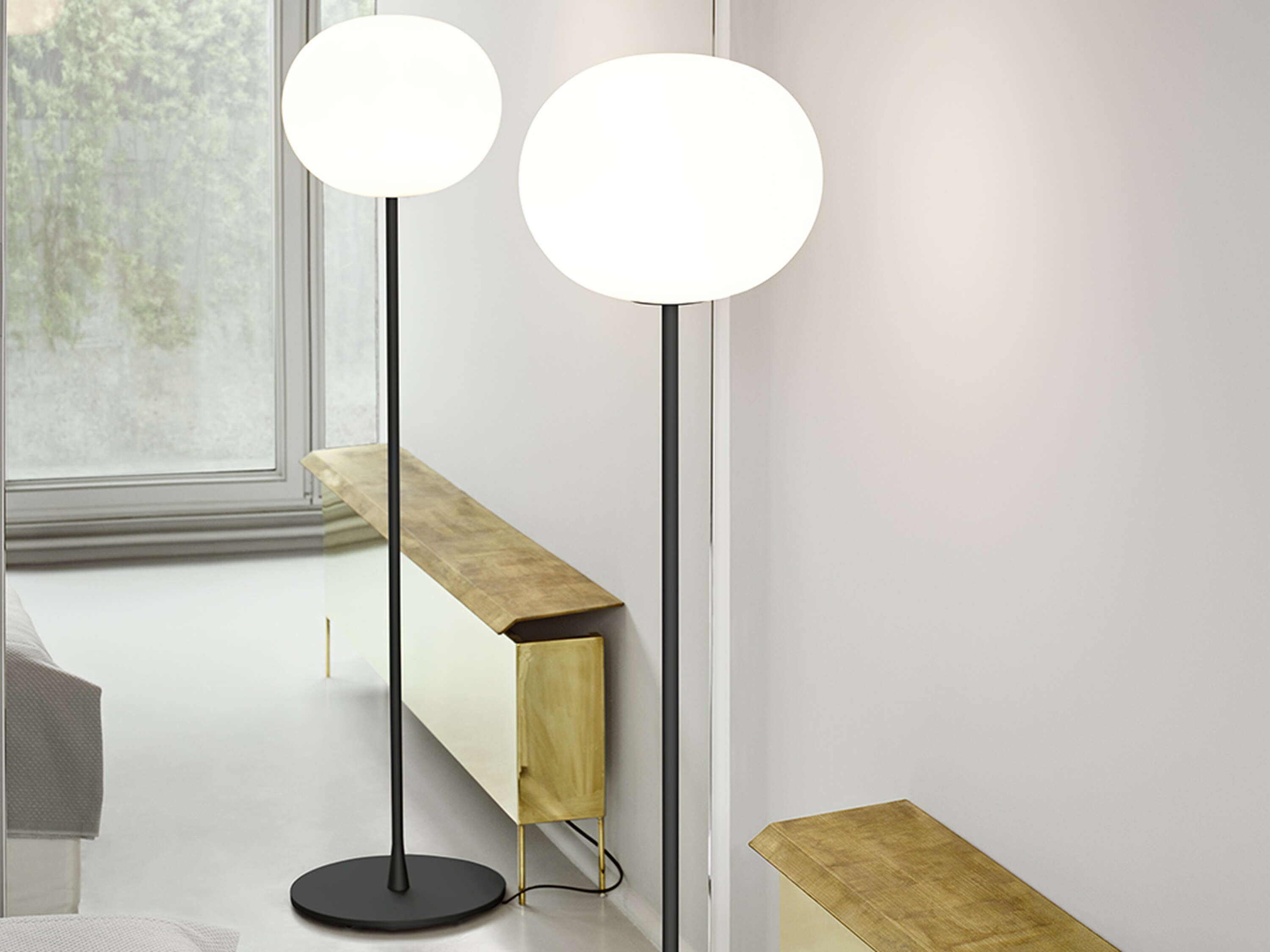Modern GLO BALL Floor Lamp - Adjustable LED Standing Light for Living Room, Bedroom & Office - Warm White/Cool White Dimmable Lighting with Remote Control - Perfect for Reading, Relaxing & Home Decor