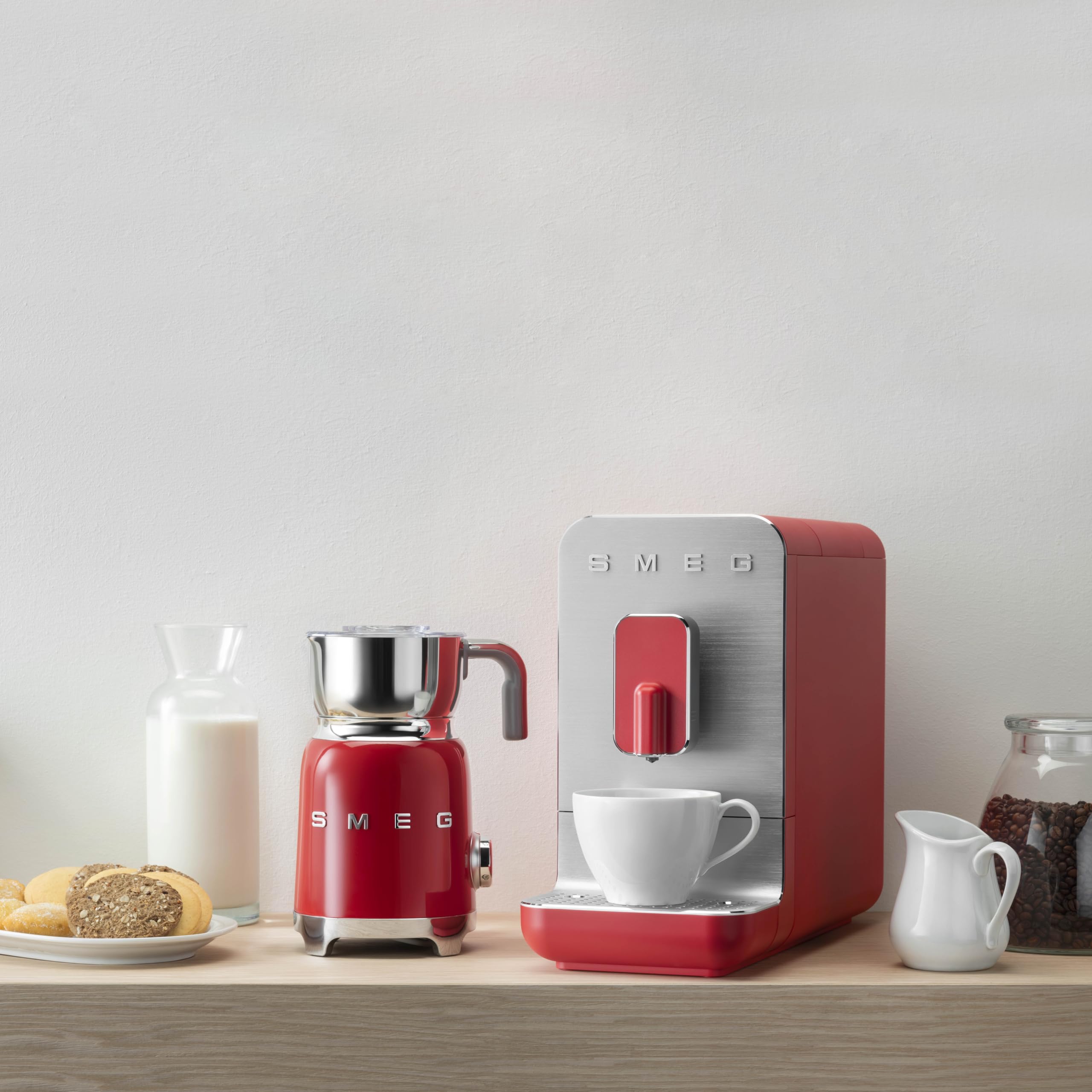 Smeg BCC01RDMUS Fully Automatic Espresso Machine - Red | 3 Preset Buttons for Espresso, Cappuccino & Coffee | Adjustable Bean Grinder | Perfect for Home Baristas & Coffee Lovers