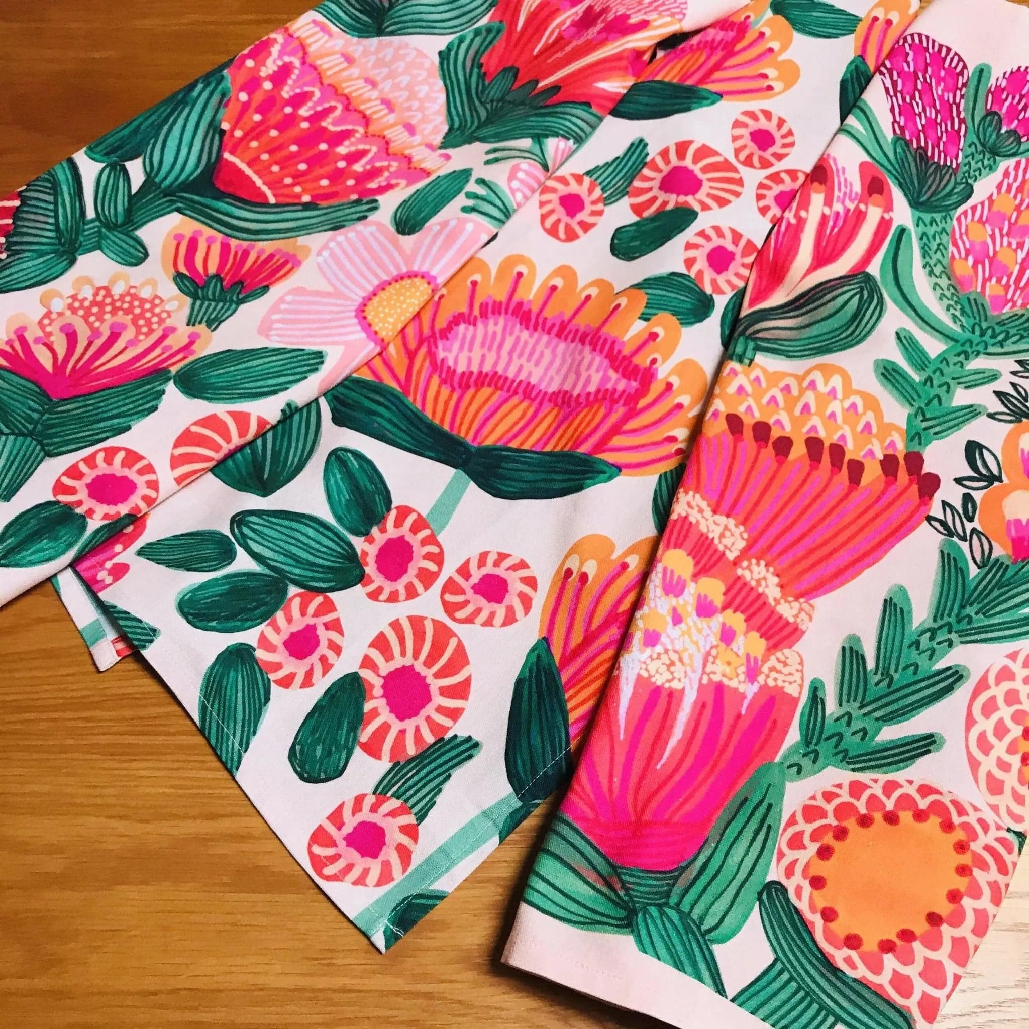 Premium Desert Flowers Tea Towel Set - 100% Cotton Absorbent Kitchen Towels for Drying Dishes & Decor - Boho Chic Home Decor for Kitchen, Dining Room & Housewarming Gifts