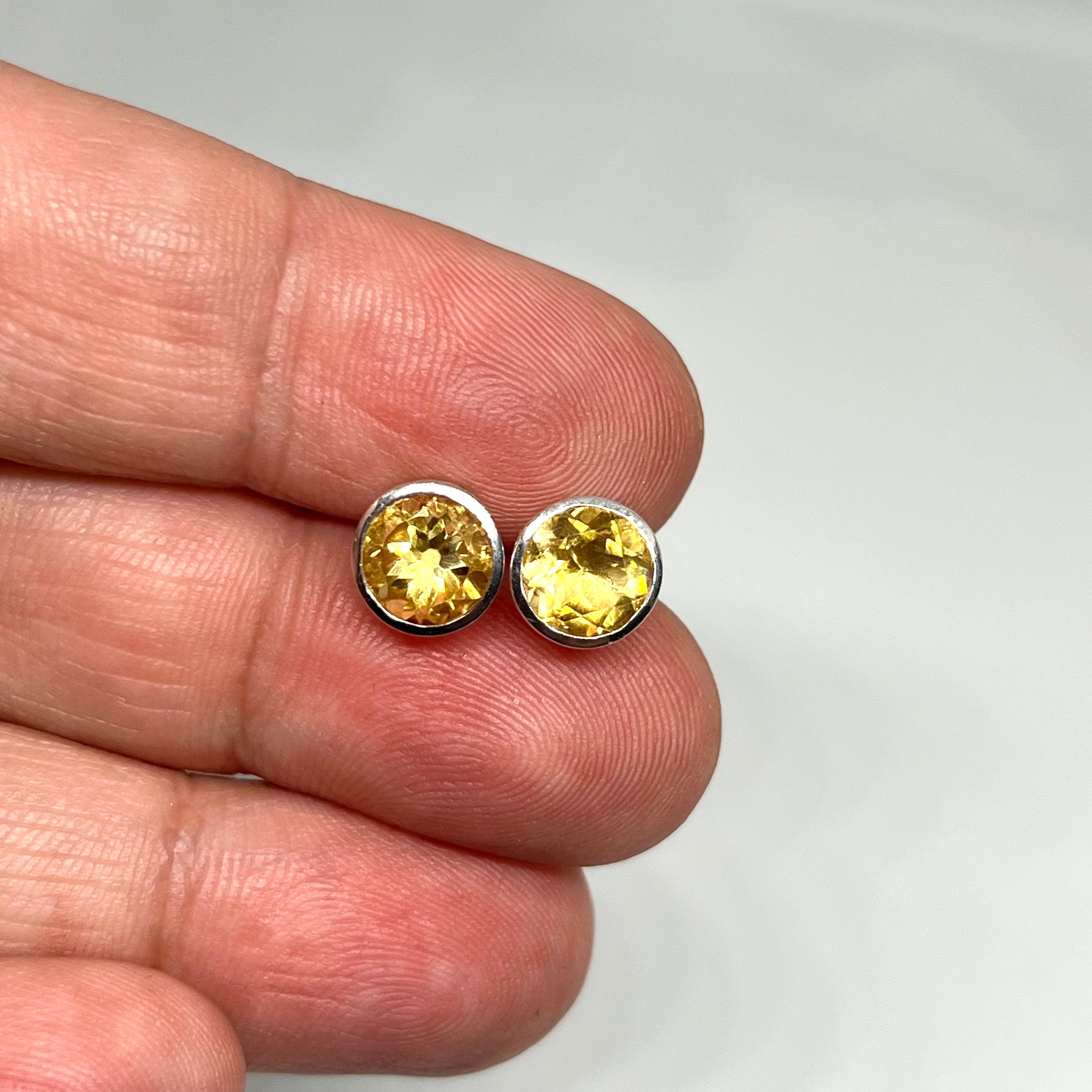 7mm Round Faceted Gemstone Stud Earrings - Decorative Bezel Set for Women, Hypoallergenic Jewelry - Perfect for Daily Wear, Parties & Special Occasions