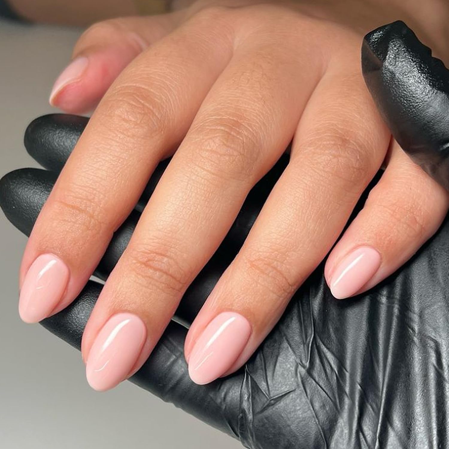 KXAMELIE 24PCS Pastel Pink Short Oval Press on Nails - Acrylic Fake Nails with Glue for Women, Soft Gel Strong Stick on Nails for Daily Wear & Special Occasions