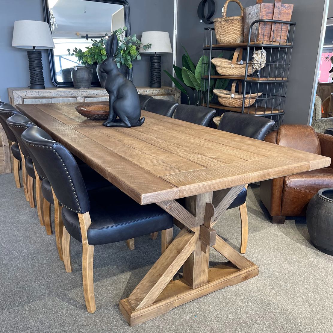 Essex Oak Dining Table 280cm - Solid Wood Farmhouse Table for 8-10 People - Perfect for Family Gatherings & Dinner Parties