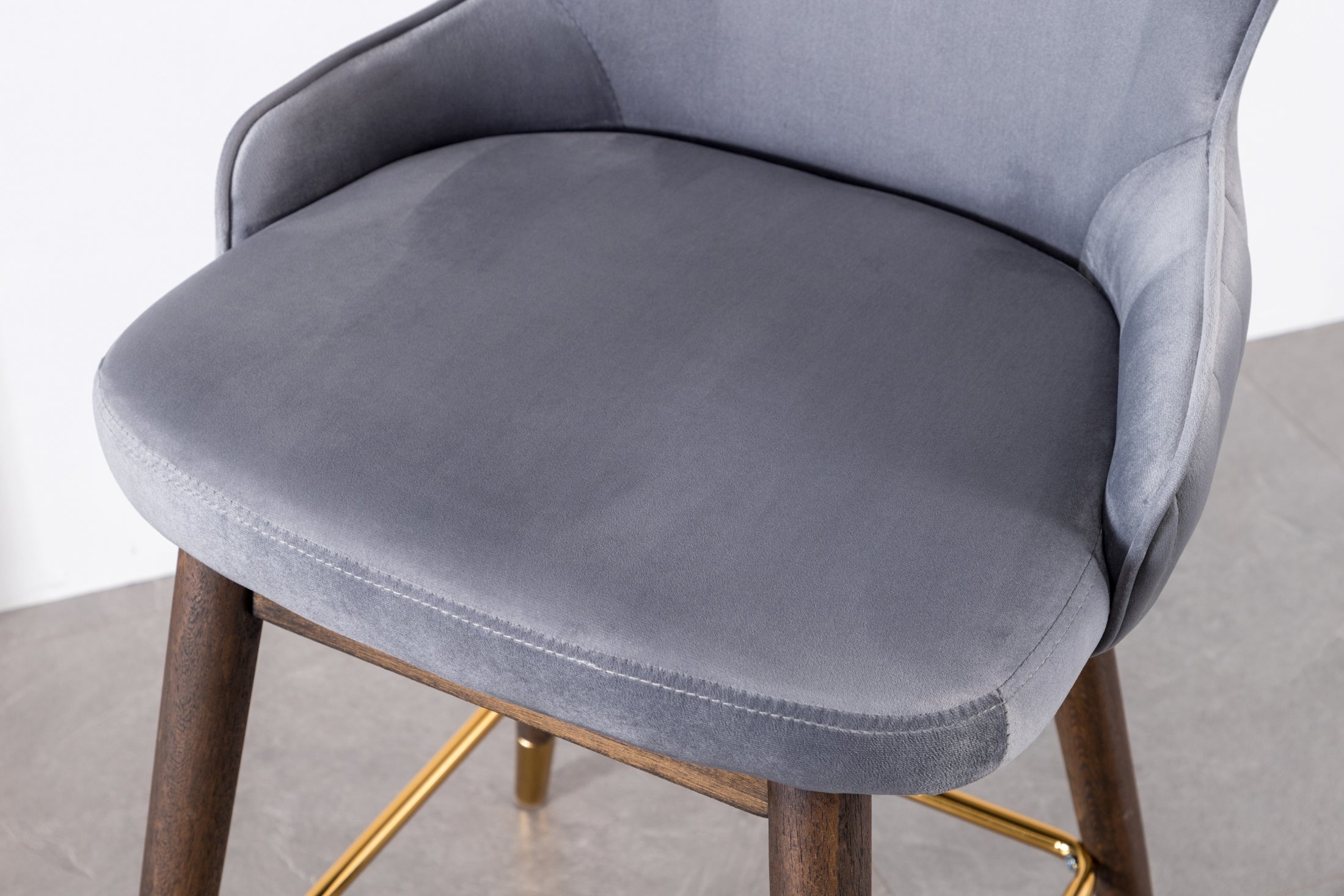 Roundhill Furniture Leland Fabric Upholstered Wingback Bar Stools - Set of 2, Gray - Comfortable Counter Height Stools for Kitchen Island, Breakfast Bar & Home Decor