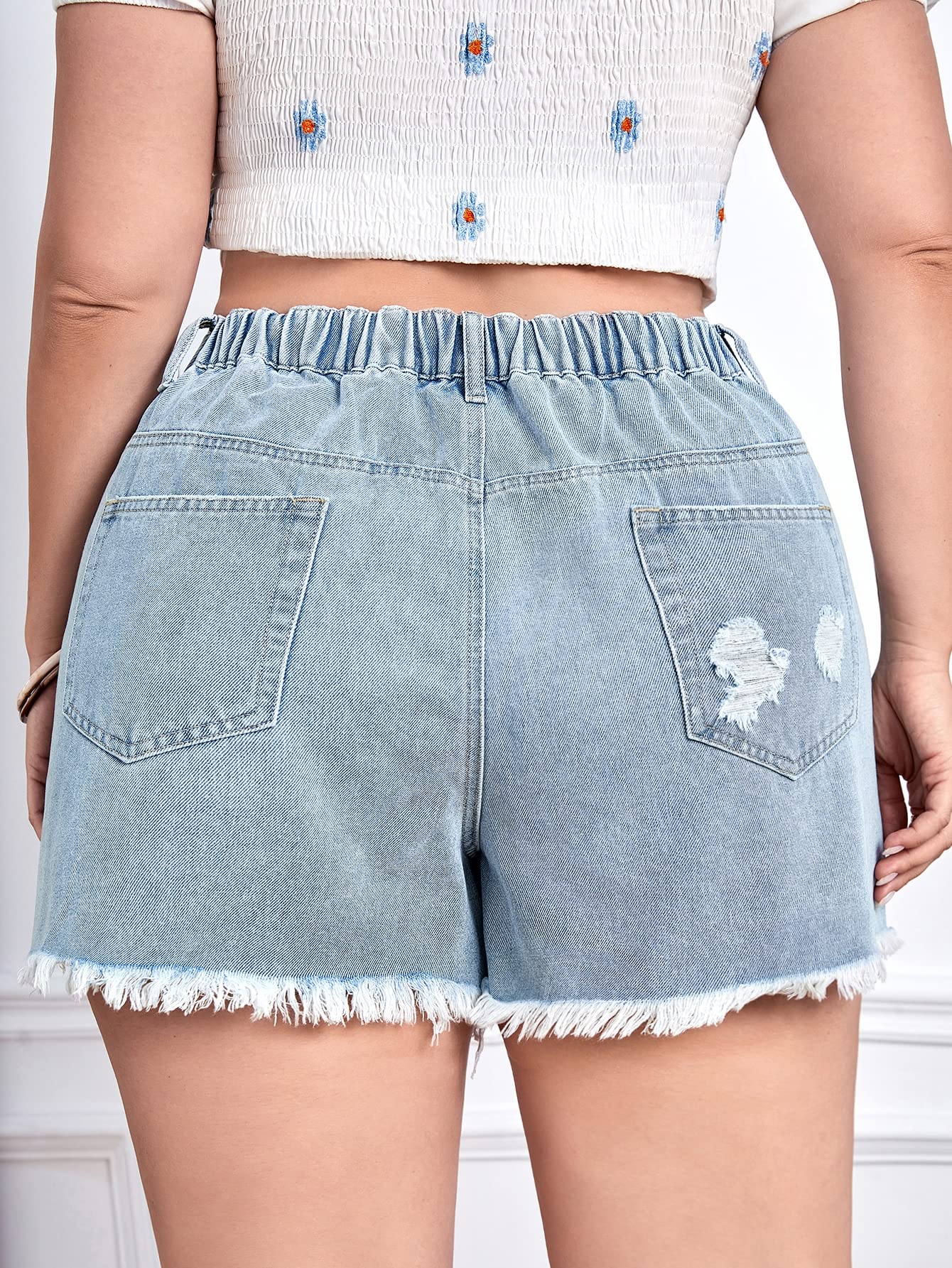 Floerns Women's Plus Size Ripped Raw Hem Straight Leg High Waist Denim Shorts - Trendy Distressed Jeans for Casual Outfits & Summer Fashion