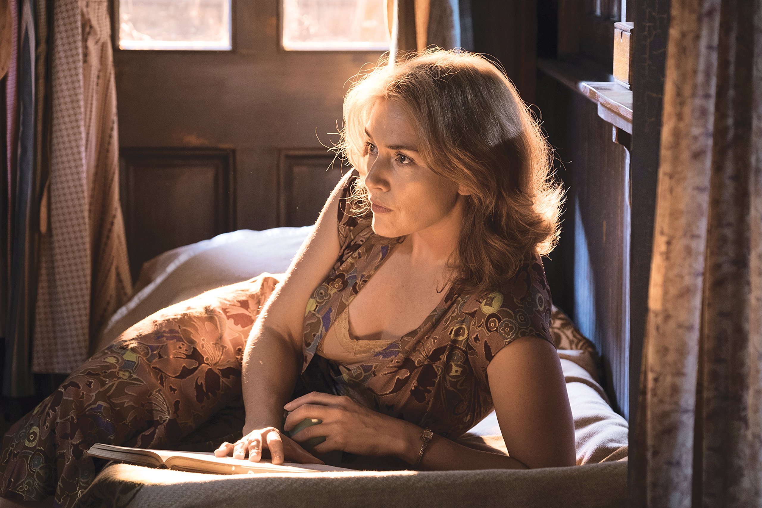 Wonder Wheel Blu-ray - Woody Allen's Romantic Drama Movie for Home Theater & Movie Night Entertainment