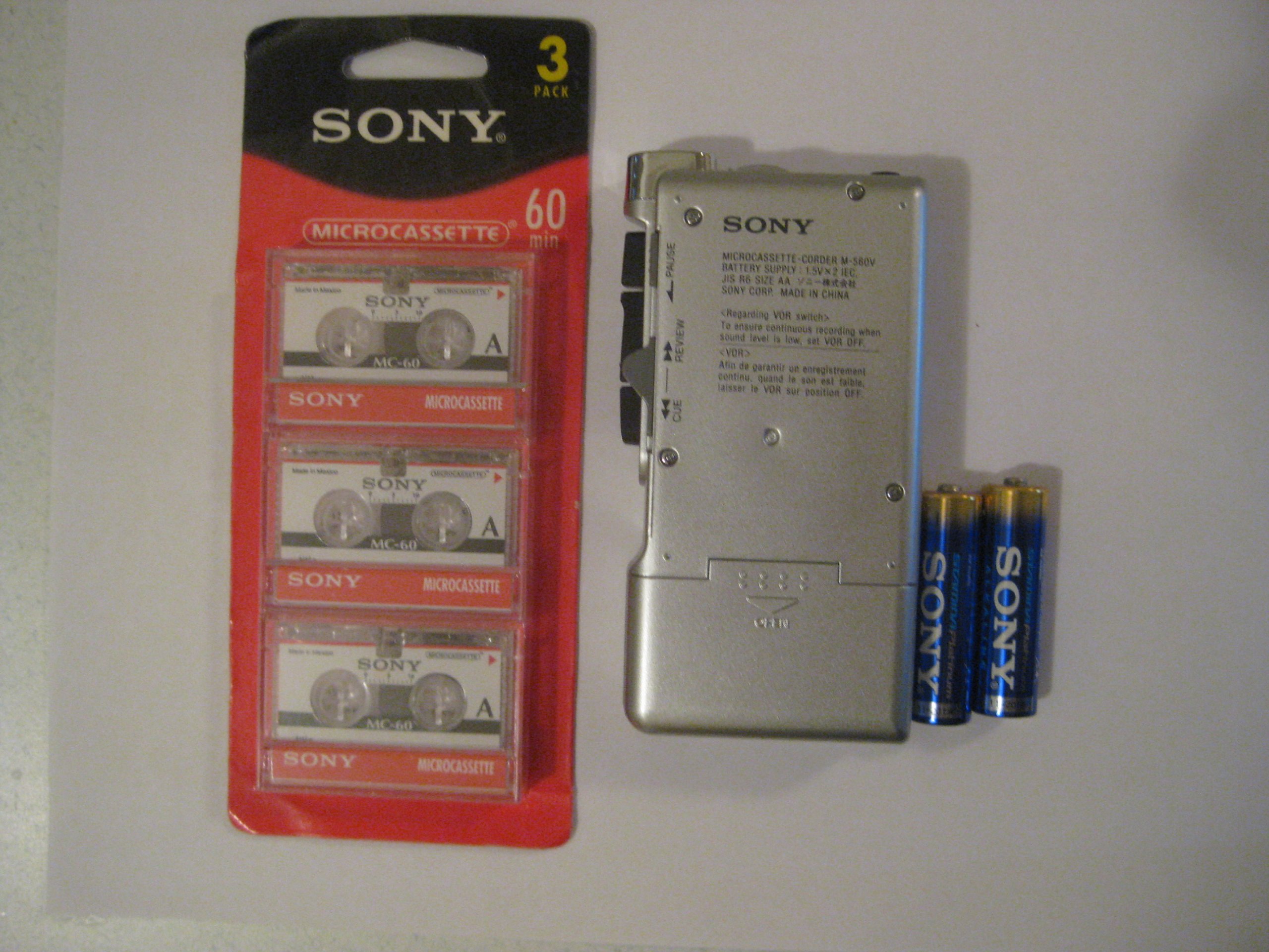 Sony M-560v Professional Microcassette Recorder with 5 Micro Cassettes - Voice Recording Device for Meetings, Lectures & Interviews - Includes Carrying Case & Accessories