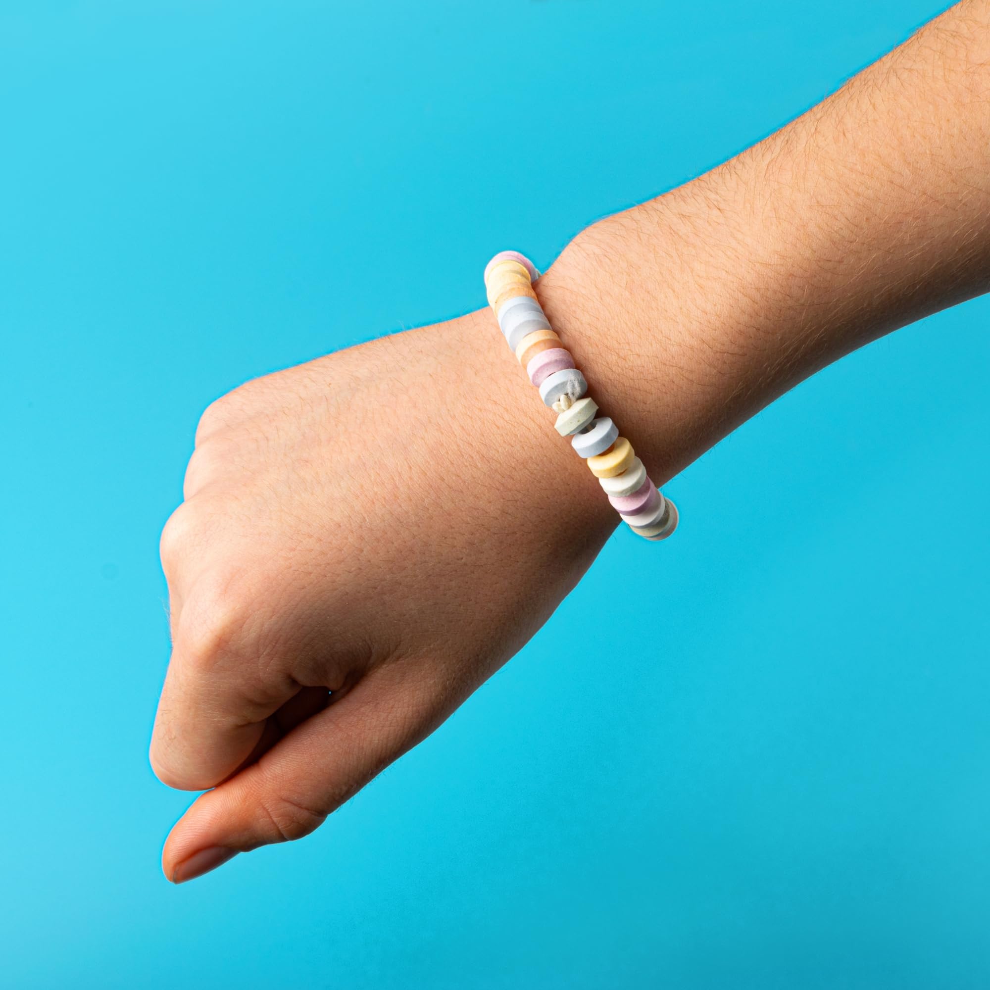 Snacktery Candy Bracelet for Kids - Pack of 30 Individually Wrapped Candy Jewelry - Fun Edible Bracelets for Birthdays, Parties & Playtime