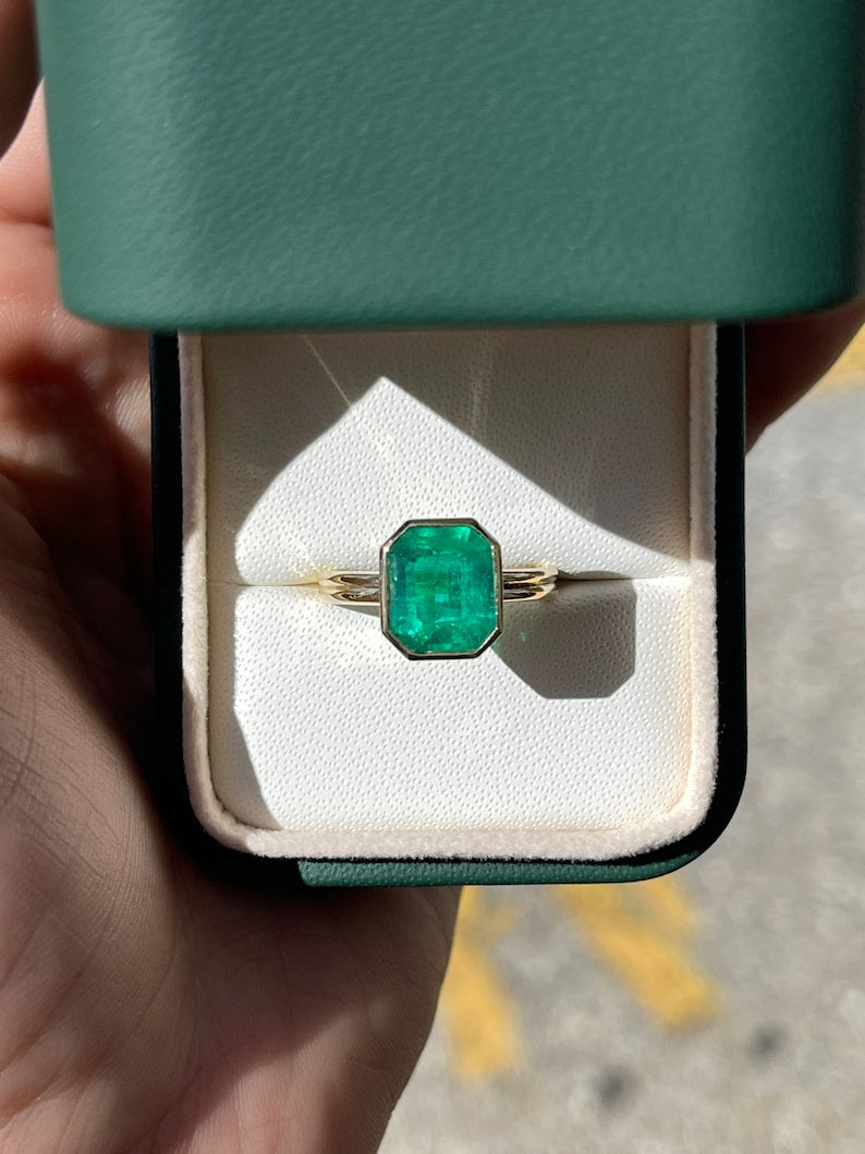 3.20ct AAA Muzo Emerald 18K Gold Double Shank Solitaire Bezel Ring for Women - Elegant Green Gemstone Engagement & Anniversary Jewelry Gift for Her - Perfect for Weddings, Proposals & Special Occasions
