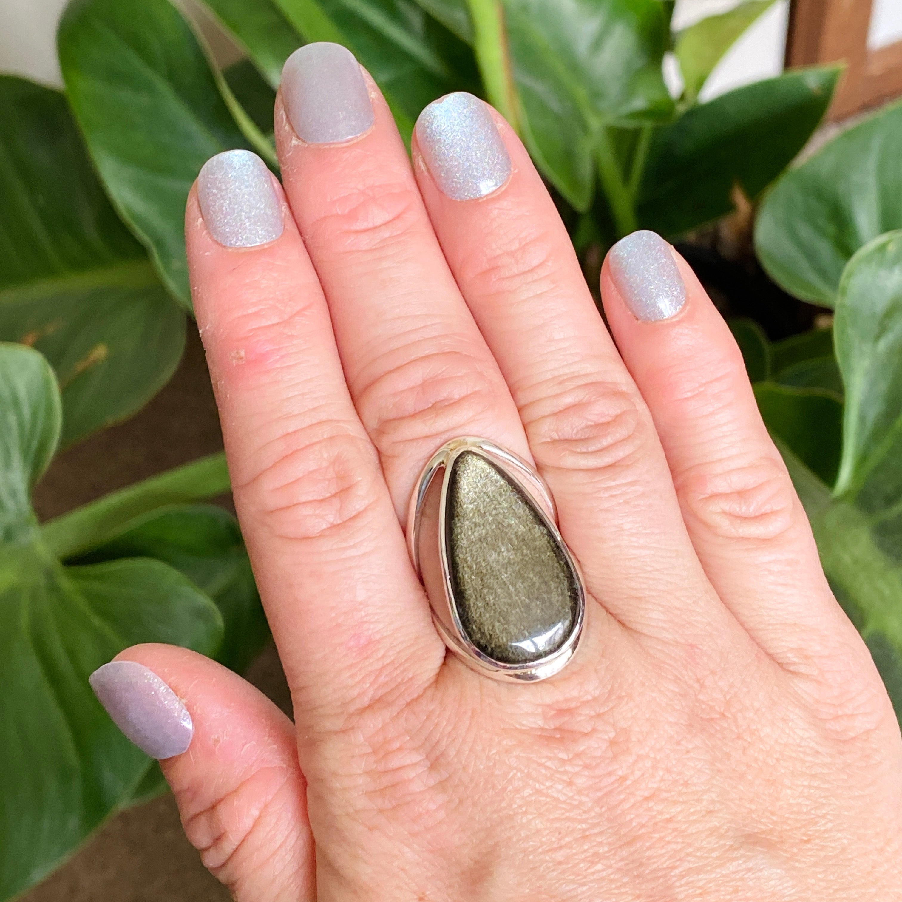 Goldsheen Obsidian Teardrop Cabochon Split Band Ring - Size 9 - KRGJ3344 - Elegant Jewelry for Women, Perfect for Weddings, Parties & Special Occasions