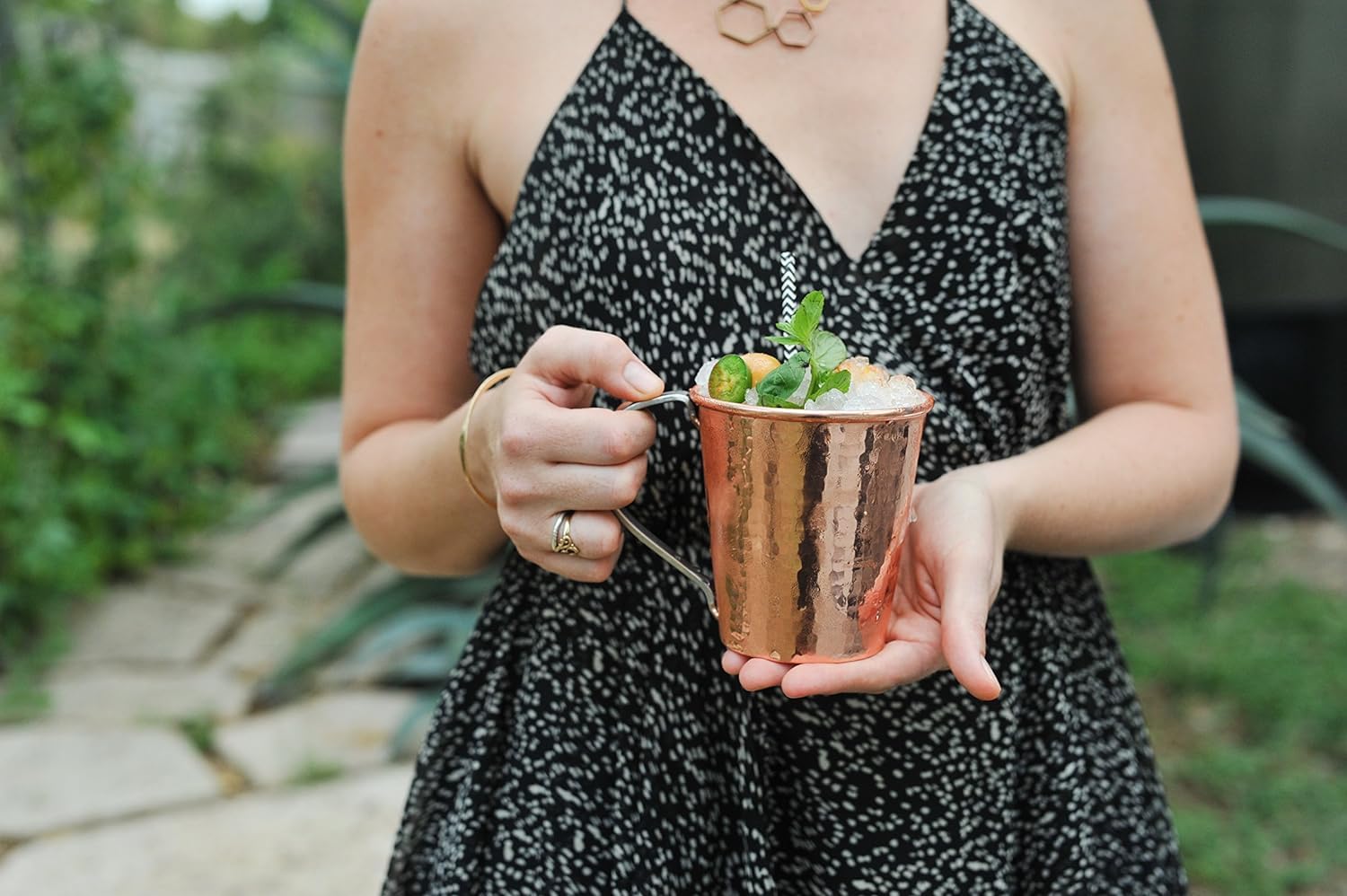 Premium Handcrafted Copper Moscow Mule Mugs Set of 4 - 18oz Pure Copper Cups with Stainless Steel Handles - Heavy Duty Hammered Design for Cocktails, Iced Drinks & Home Bar Decor - Perfect for Parties, Gifts & Russian Mule Recipes