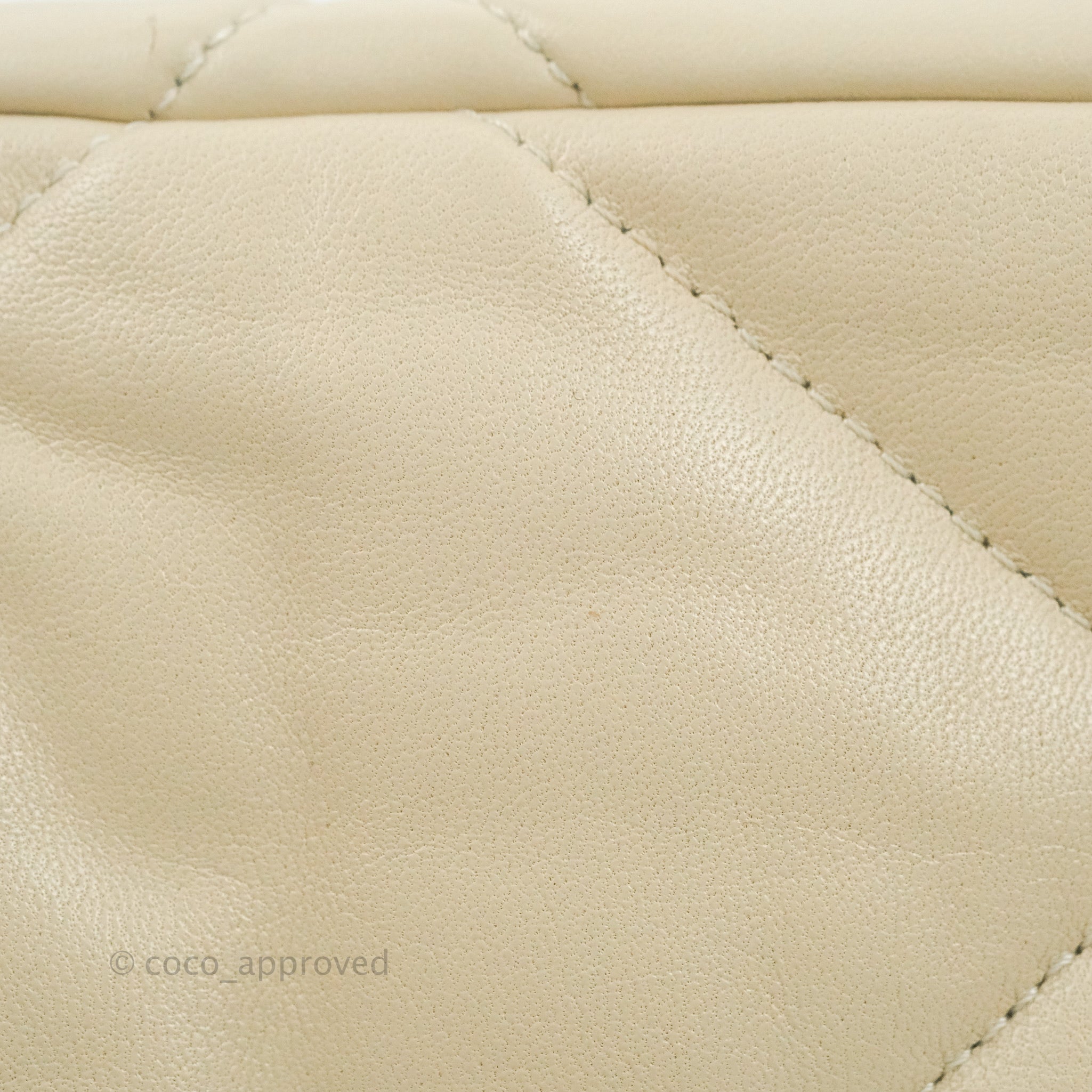 Chanel 19 Medium Flap Bag in Ivory with Mixed Hardware - Luxury Designer Handbag for Women, Perfect for Everyday Use & Special Occasions