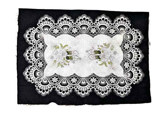 Vintage Christmas Doily Placemat Set - 28