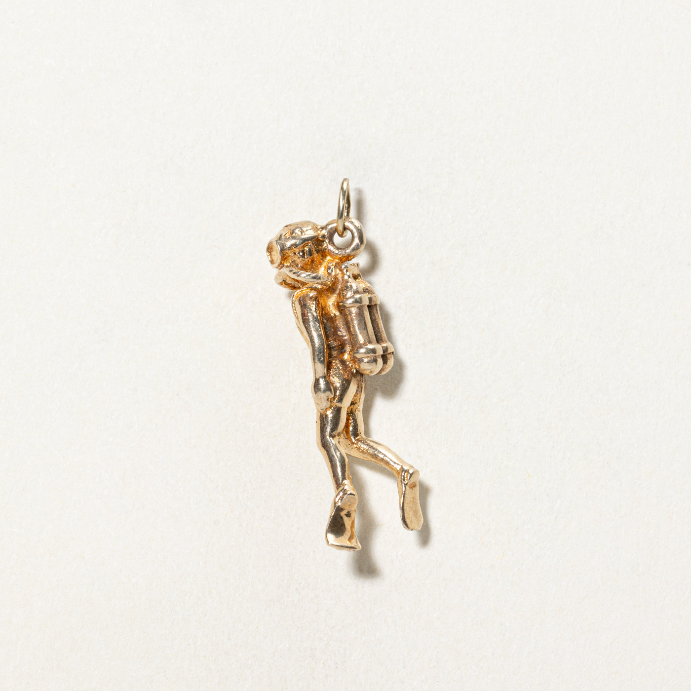 10K Yellow Gold Scuba Diver Charm Pendant - Perfect for Necklaces, Bracelets & Jewelry Making - Ideal Gift for Divers, Ocean Lovers & Water Sports Enthusiasts