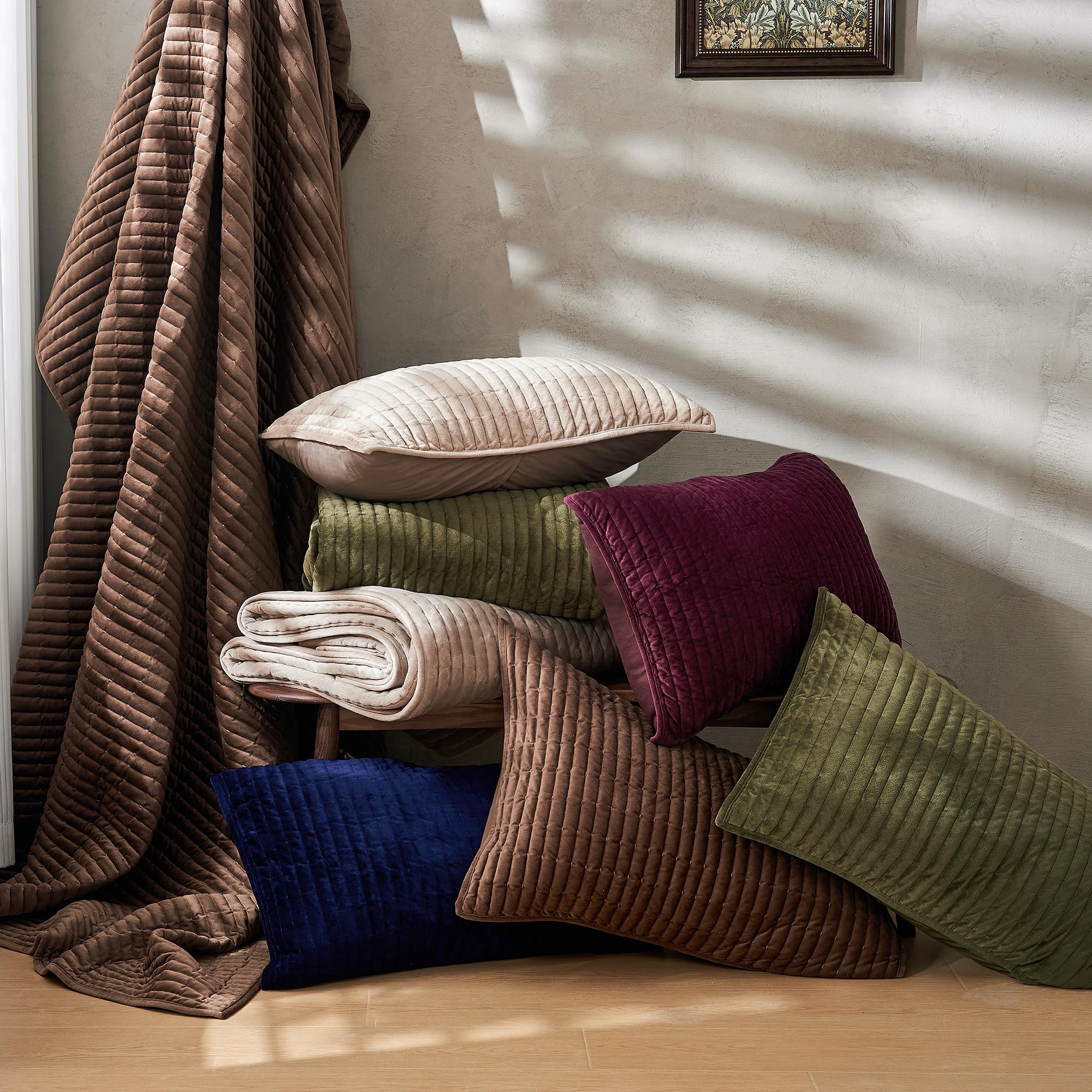 SHALALA Velvet Quilt Queen Size - Striped Bedding Set with Lightweight Velvet Comforter & Luxurious Suede Bedspread | Soft Brushed Microfiber Back Coverlet for All Seasons (Light Taupe, Full/Queen) | Perfect for Master Bedroom, Guest Room & Cozy Winter Nights