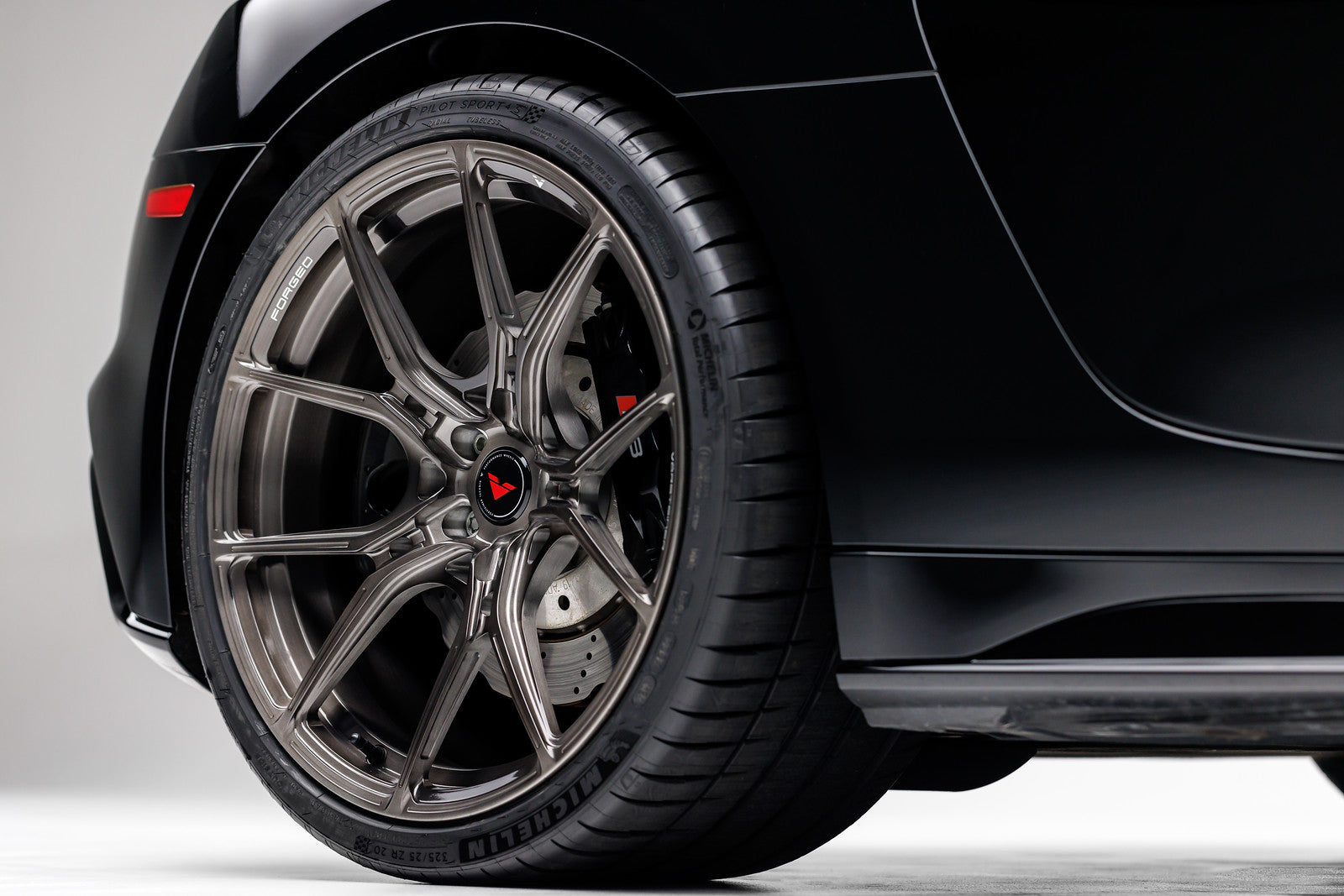 Audi R8 20 VPX 101 Liquid Smoke - High Performance Car Accessory for Racing & Car Enthusiasts - Perfect for Track Days & Auto Shows