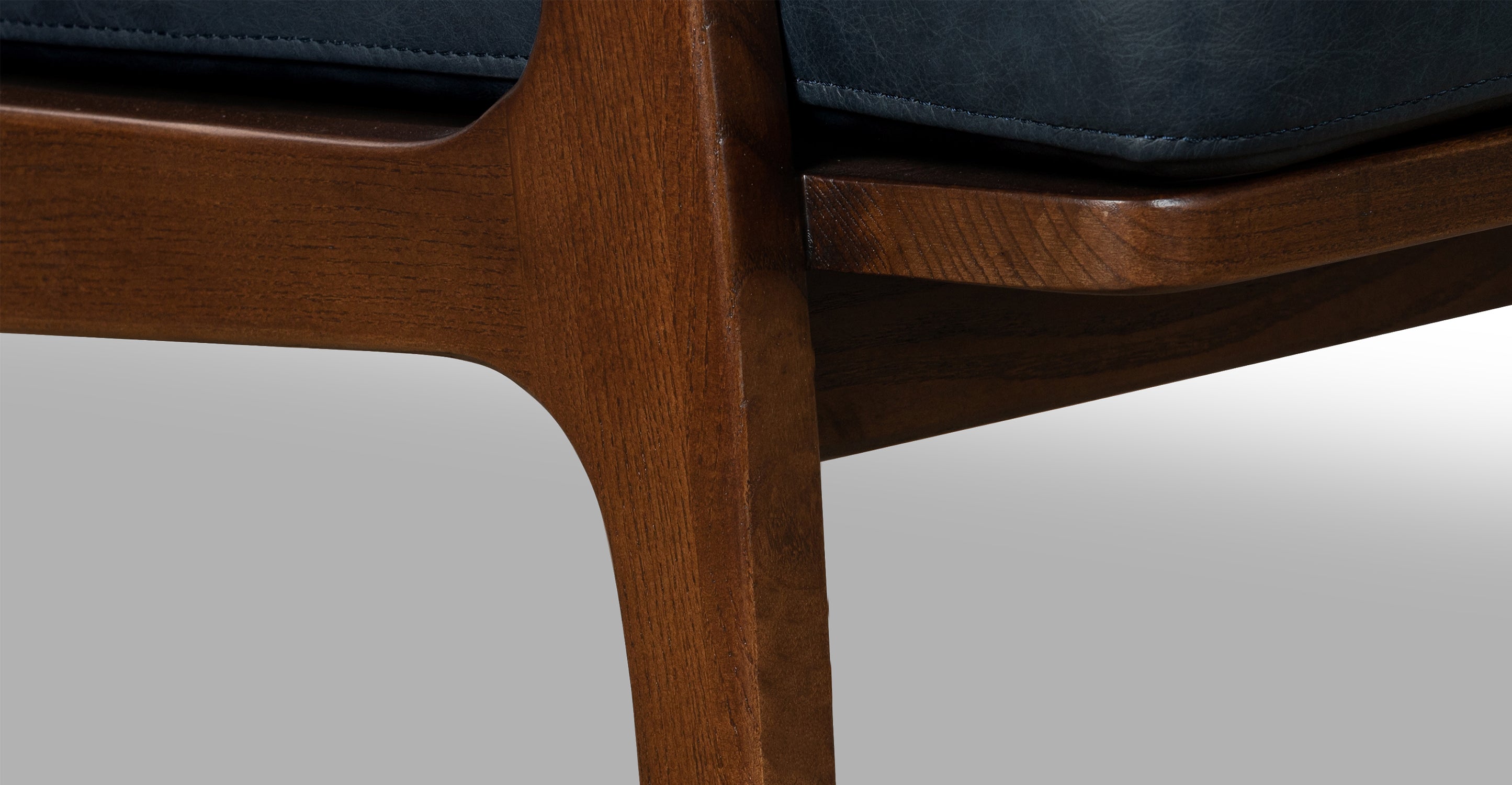 Premium Verity Genuine Leather Lounge Chair - Modern Comfort for Living Room, Office & Reading Nook - Perfect Relaxation & Stylish Home Decor