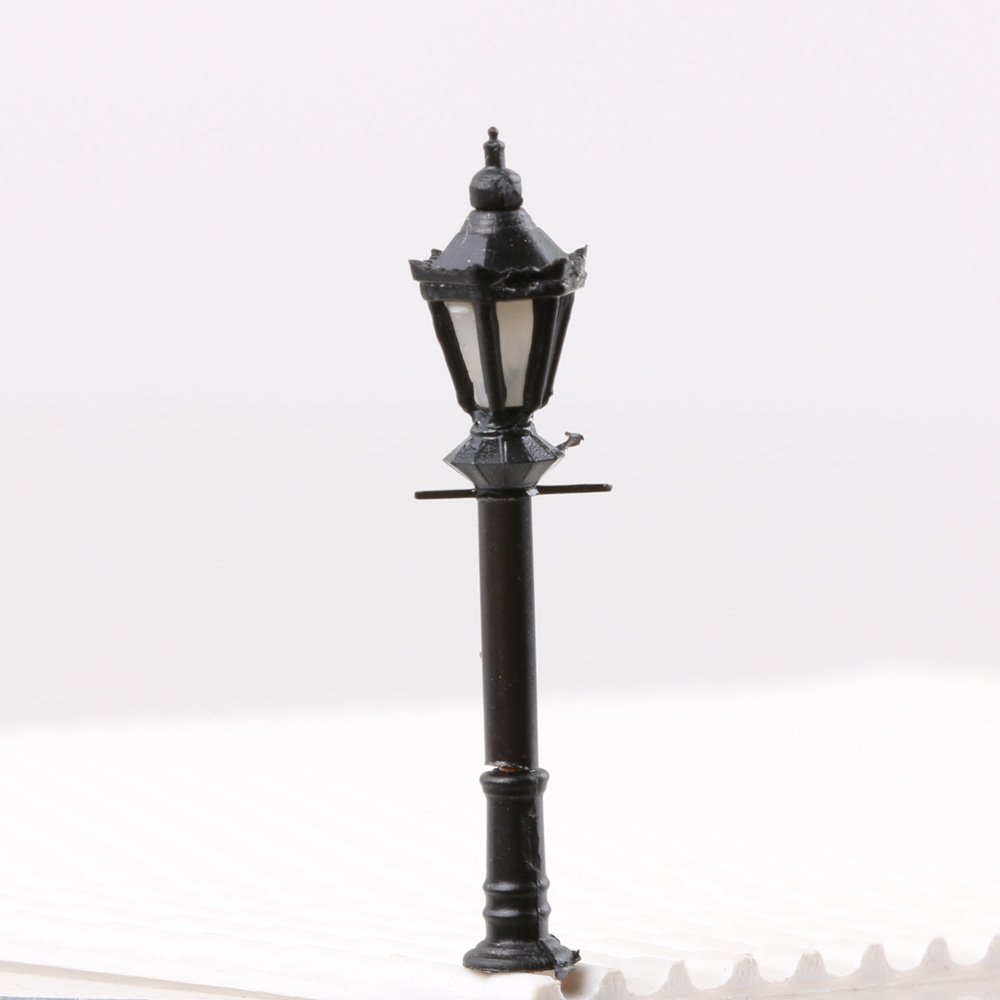 10PCS 1:200 Scale LED Courtyard Lamps - Miniature Street Lights for Model Railways & Train Sets - Perfect for Dioramas, Christmas Villages & Landscape Scenes