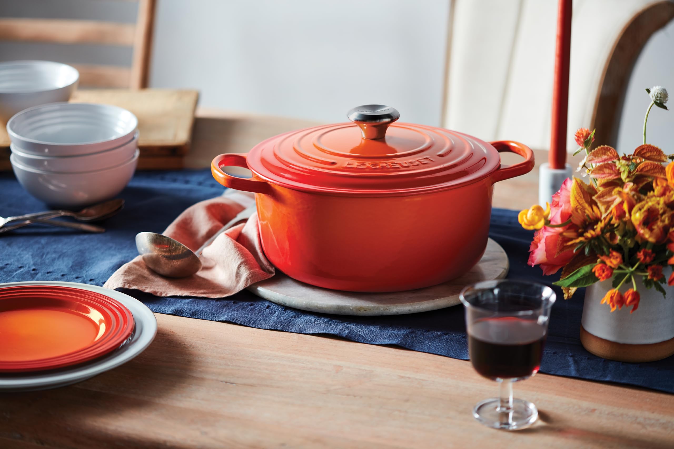 Le Creuset Signature Enameled Cast Iron Dutch Oven 4.5 Quart Round Pot - Flame Color for Braising, Roasting & Baking - Perfect for Soups, Stews & Family Dinners