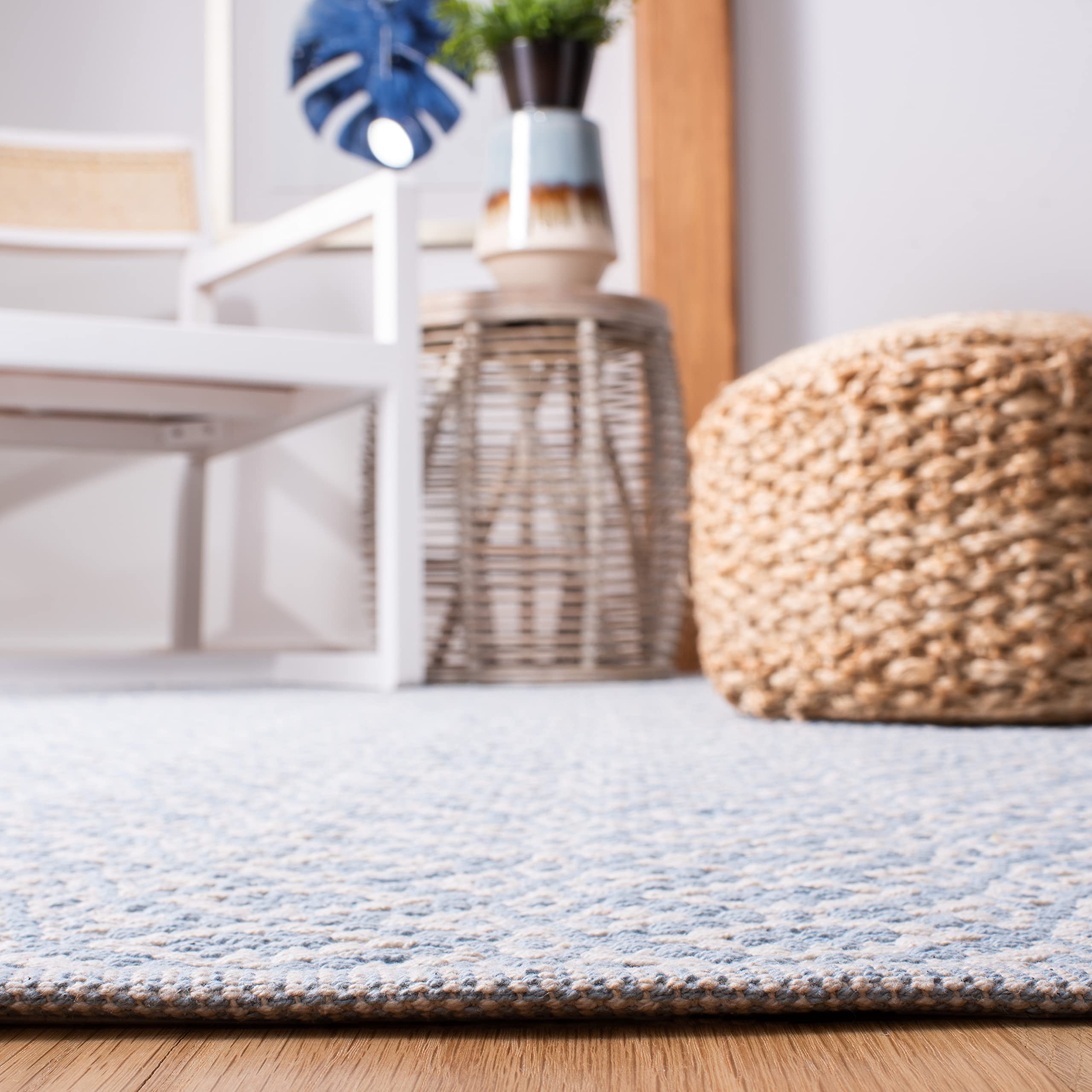 SAFAVIEH Montauk Collection Handmade Cotton Area Rug - 9' x 12' Ivory & Light Blue, Non-Slip Living Room & Bedroom Rug, Durable for High Traffic Areas | Perfect for Coastal Decor, Farmhouse Style & Modern Home Interiors (MTK716B)