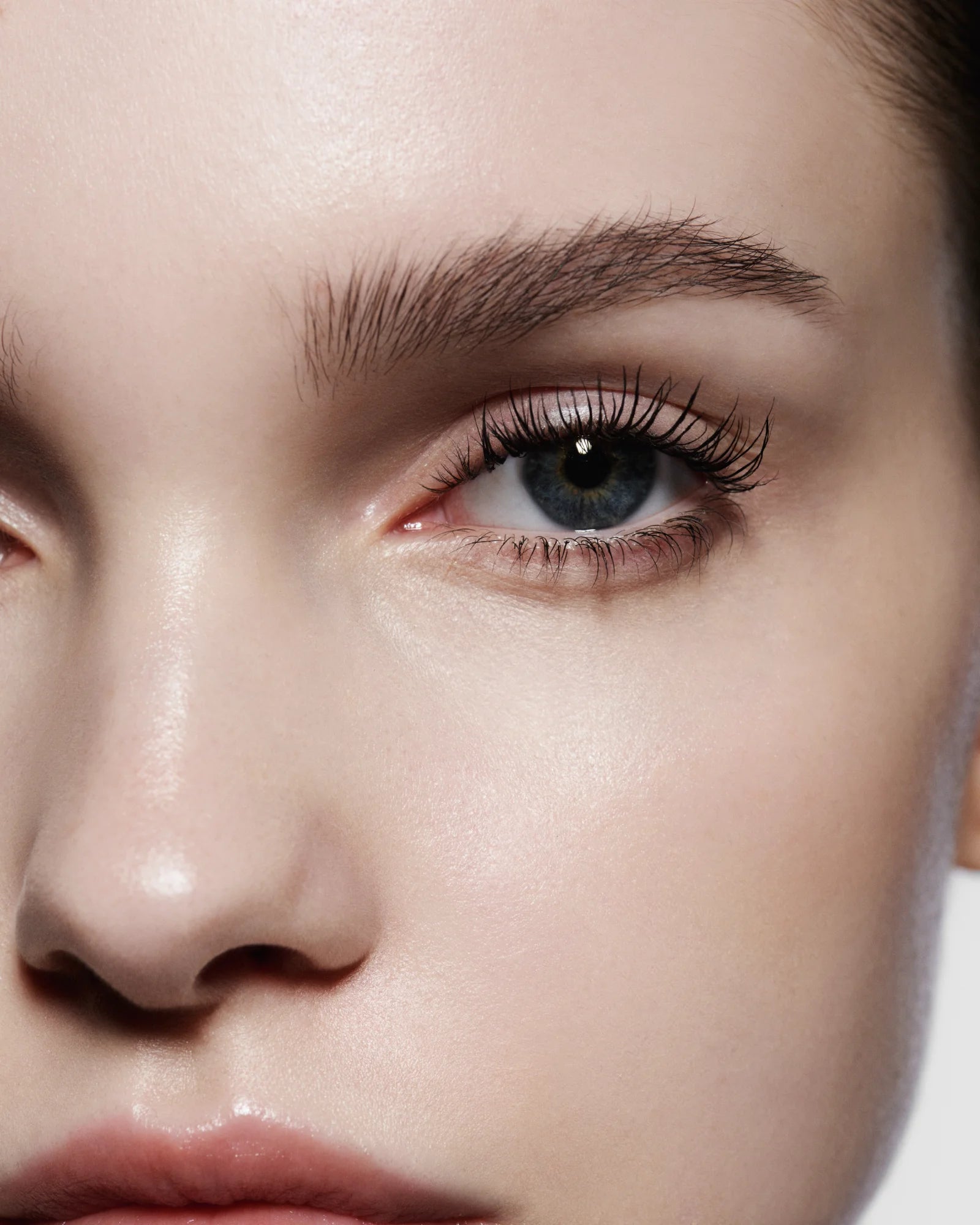 Vast Lash Mascara - Volumizing & Lengthening Waterproof Mascara for Dramatic Lashes | Perfect for Day & Night Wear, Special Occasions & Photos