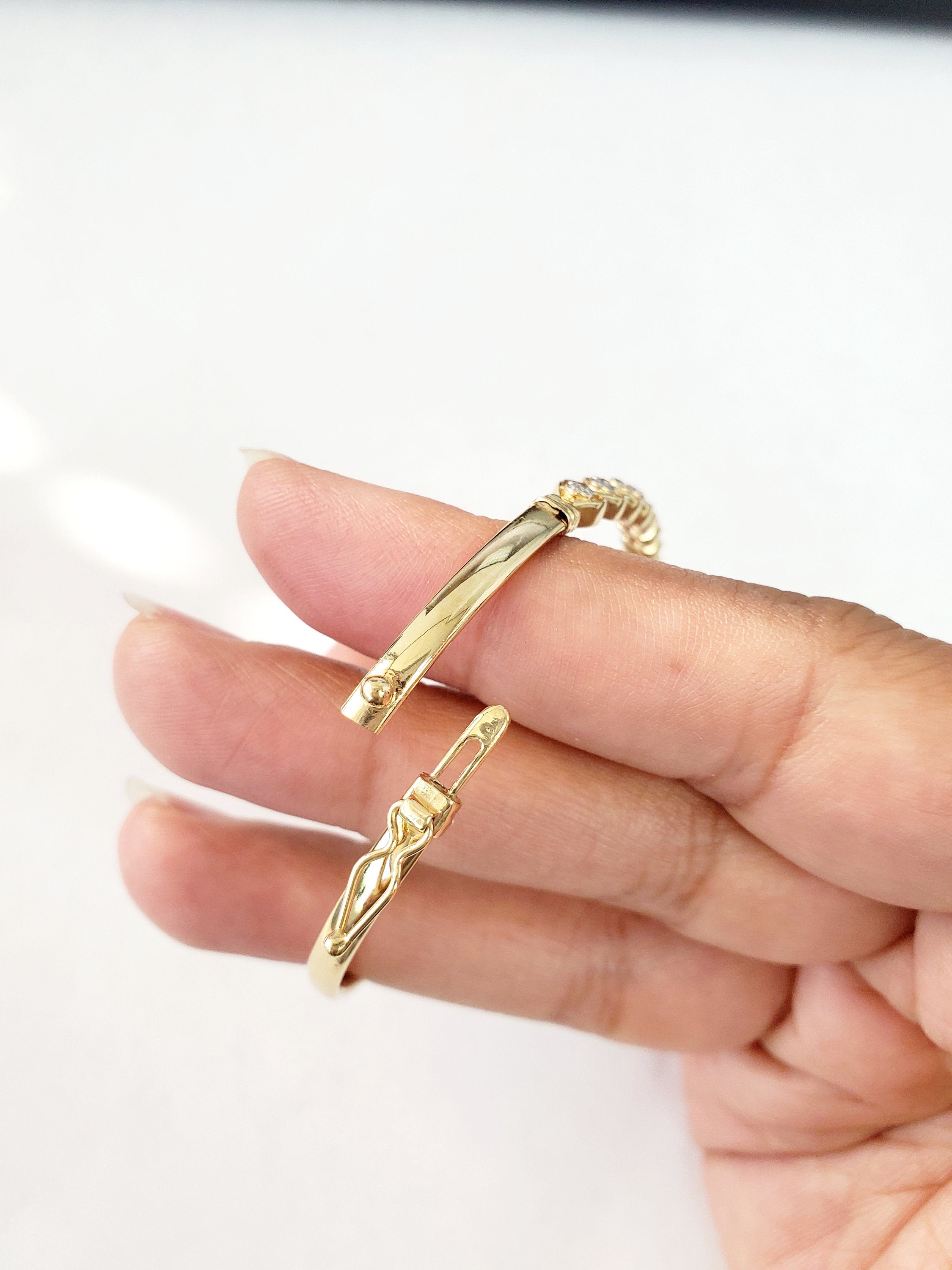 Elegant Heart Shaped Diamond Bangle Bracelet for Women - 14K Gold Plated Cubic Zirconia Jewelry Gift for Anniversary, Valentine's Day & Special Occasions