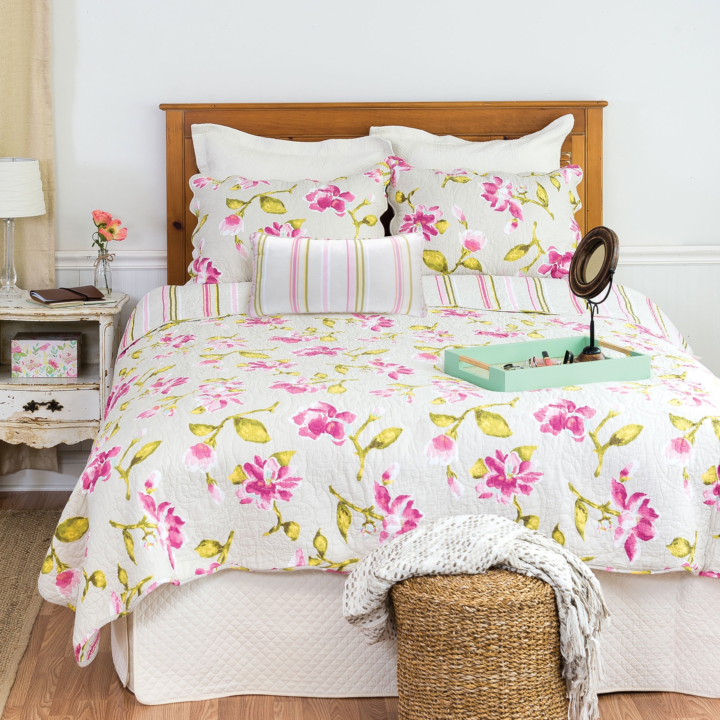 C&F Home Liliann King Size Quilt - 100% Cotton Lightweight Reversible Bedspread Coverlet, Machine Washable, Purple - Perfect for Master Bedroom, Guest Room & Cozy Home Decor