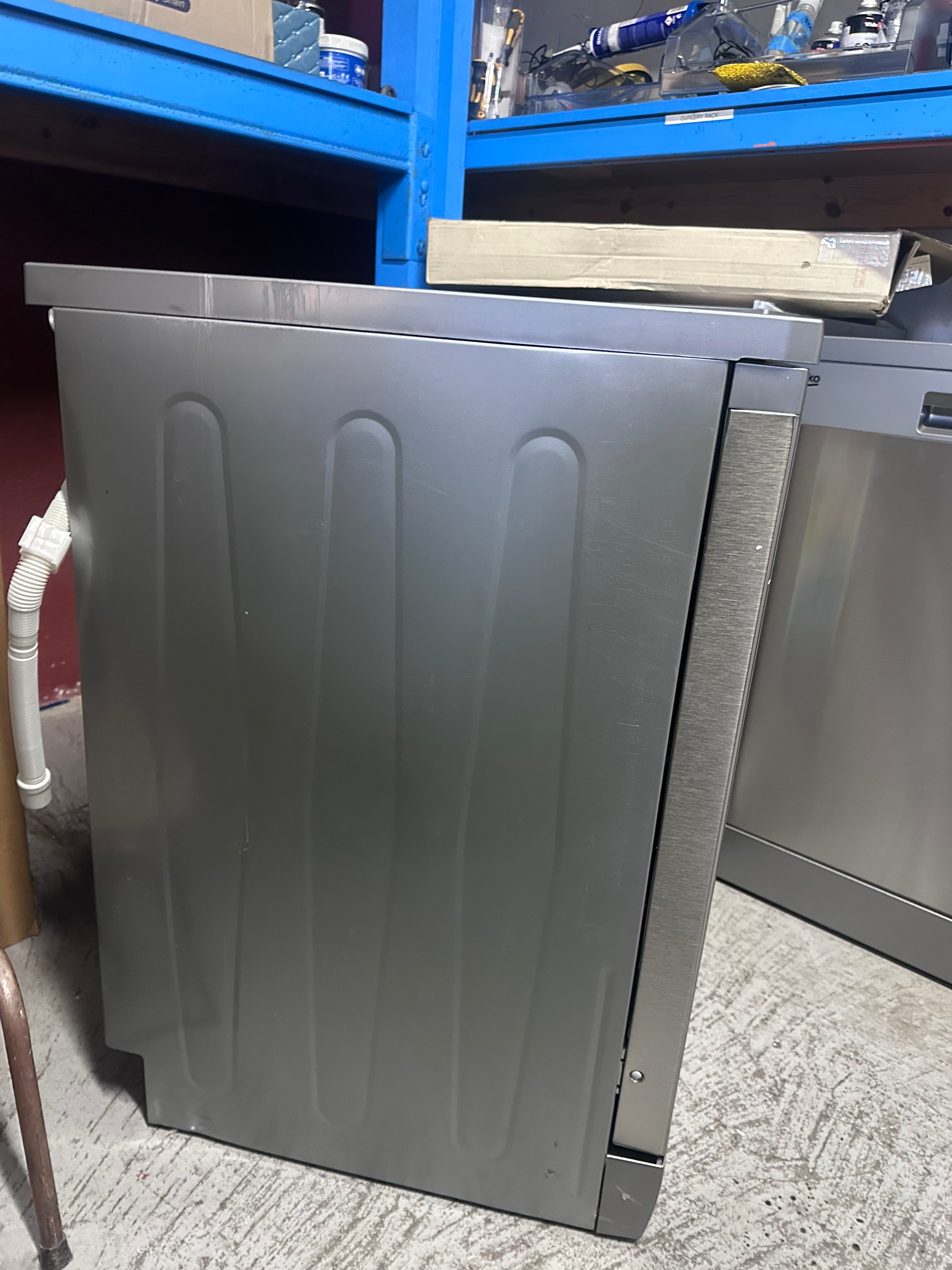 Beko 60cm Freestanding Dishwasher 14 Place Settings - Platinum Steel (BDFB1410X) | Factory Second | Perfect for Small Kitchens & Apartments