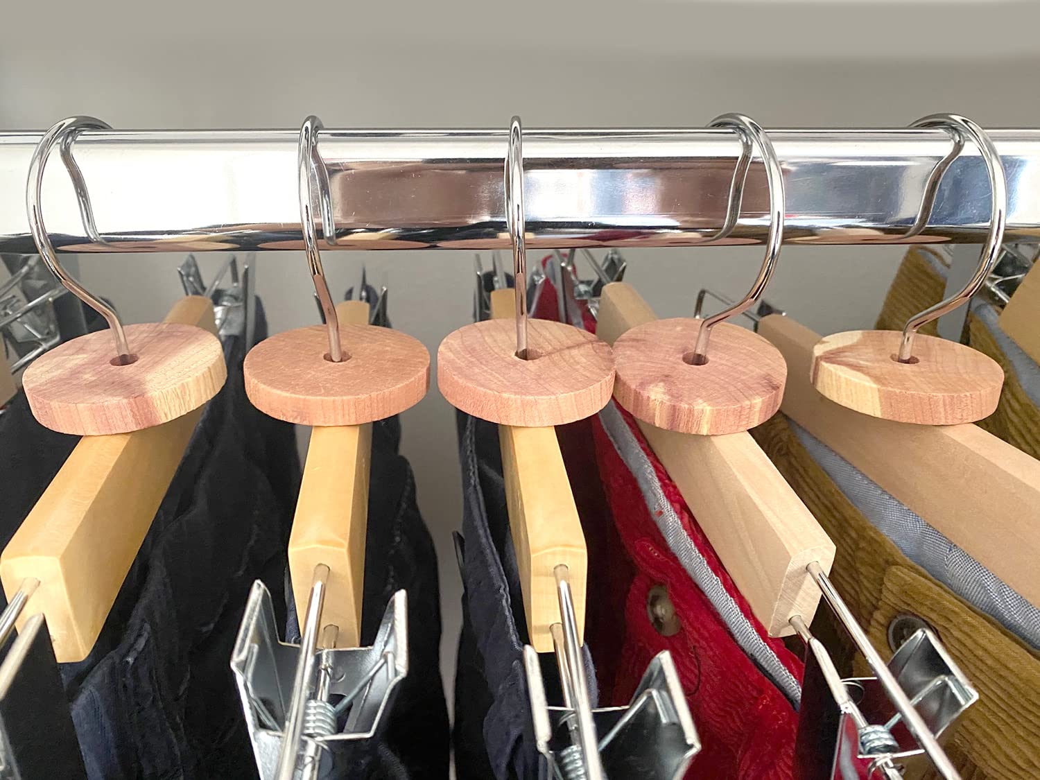 Natural Cedar Wood Closet Storage Accessories - 20 Pack Cedar Hanger Rings for Clothes Protection | Wardrobe Organizer for Moths & Odor Control | Perfect for Closets, Drawers & Travel Luggage